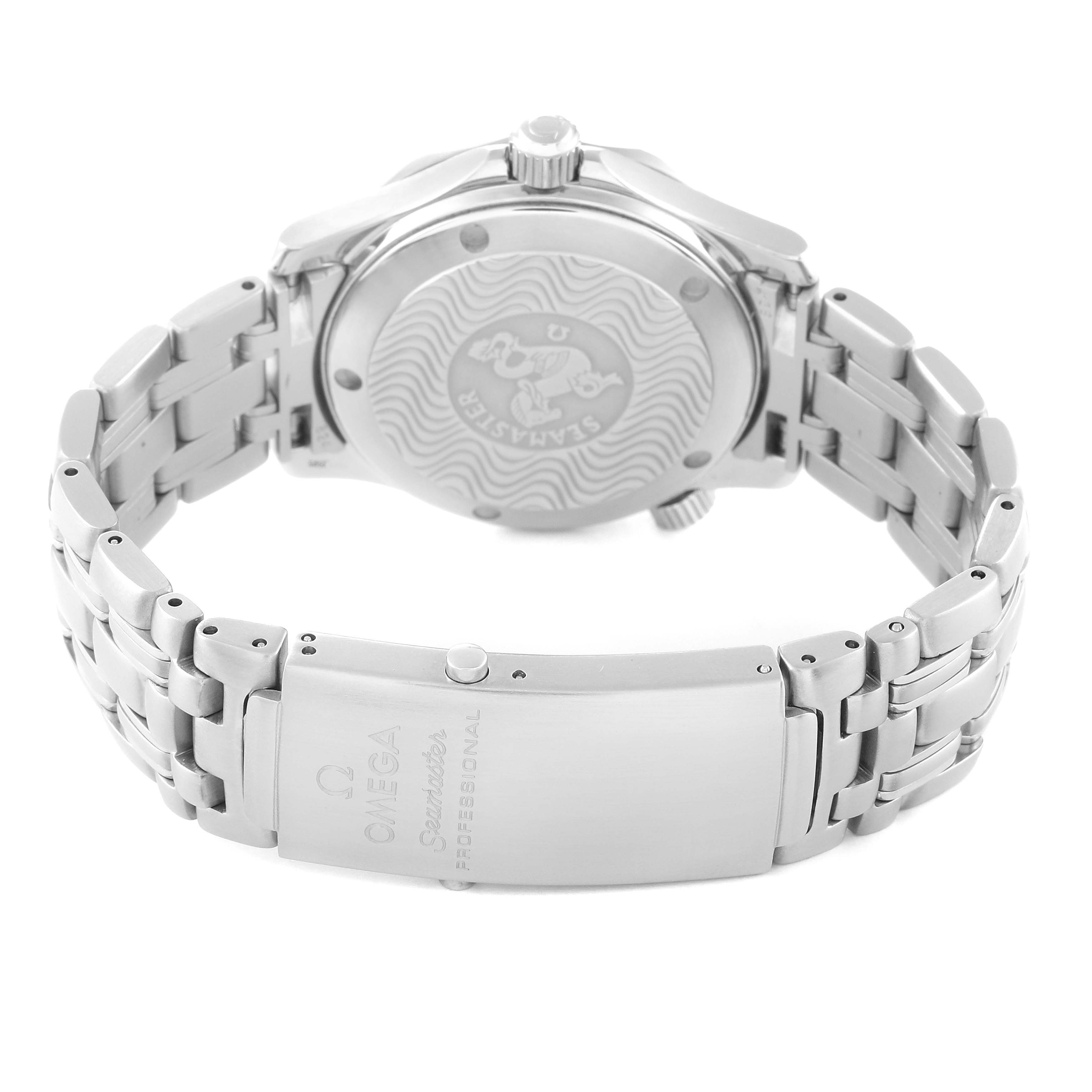 The image shows the back view of the Omega Seamaster 2561.80.00 Men
s Stainless Steel Blue Dial 2561.80.00 Men
s Stainless Steel Blue Dial watch, highlighting the case back and the clasp of the bracelet.