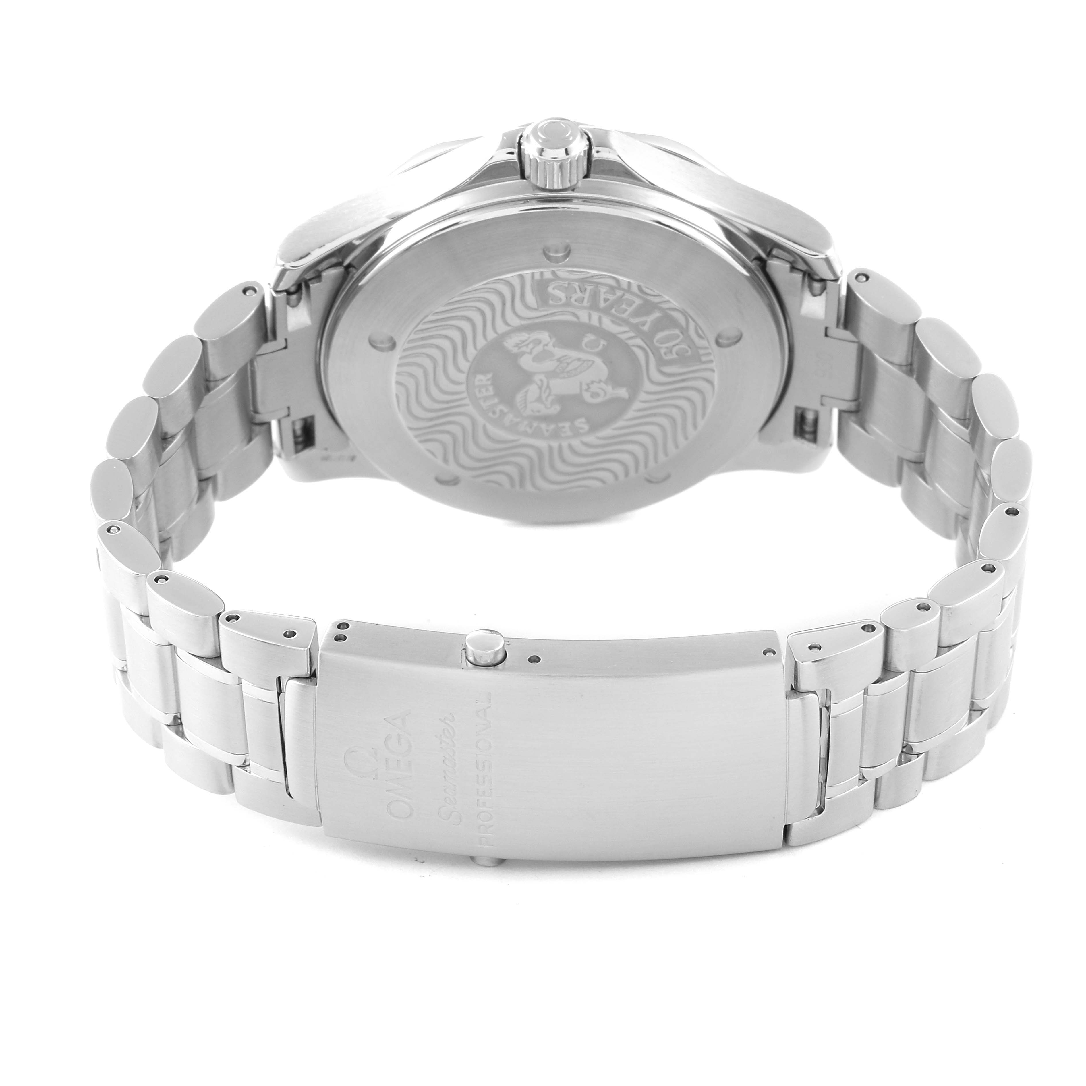 This image shows the back of the Omega Seamaster 2234.50.00 Men's Stainless Steel Black Dial 2234.50.00 Men's Stainless Steel Black Dial watch and its metal bracelet clasp.