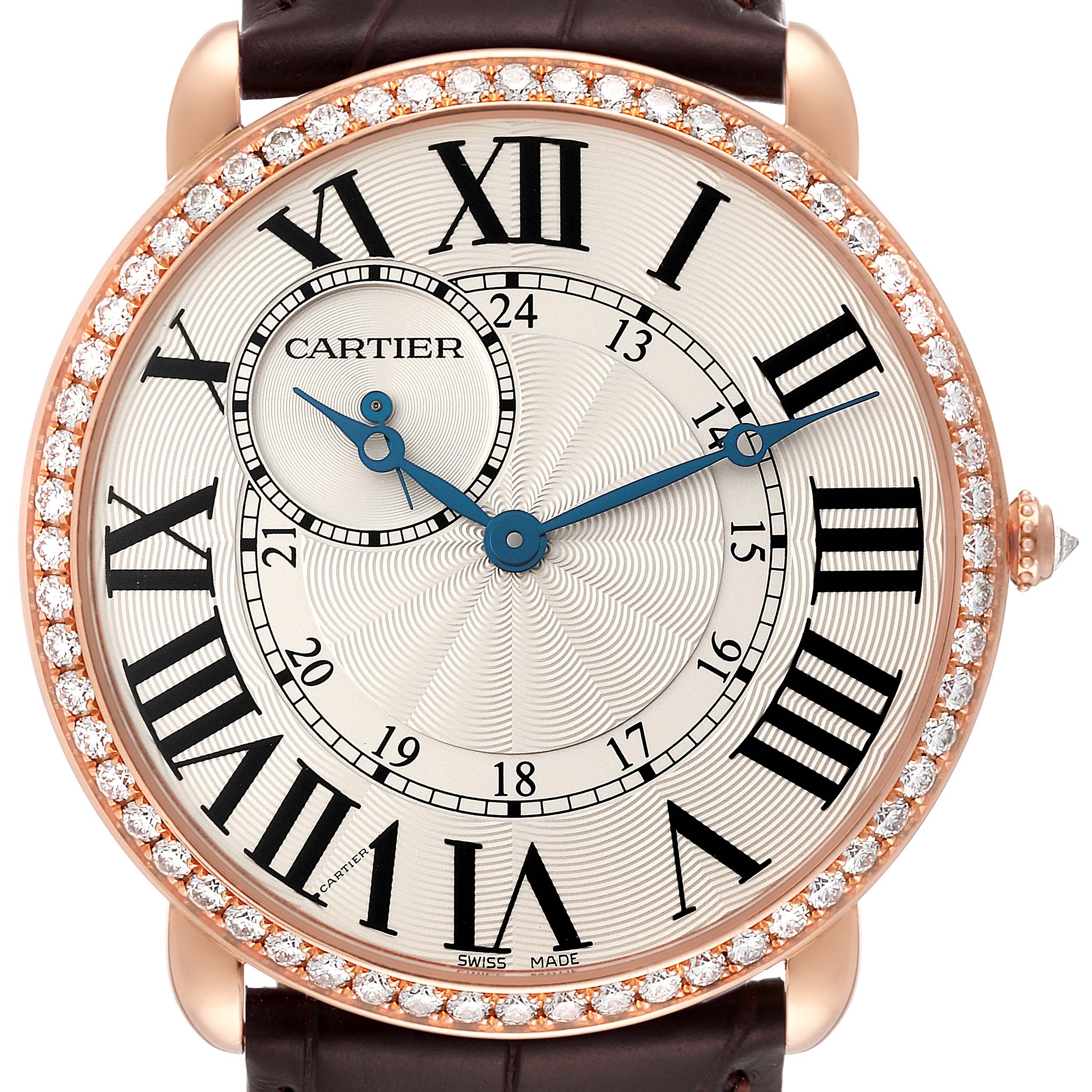 This image shows a front view of the dial of a Cartier Ronde WR007001 Men
s Rose Gold Silver Dial WR007001 Men
s Rose Gold Silver Dial model watch, featuring Roman numerals and a diamond-studded bezel.