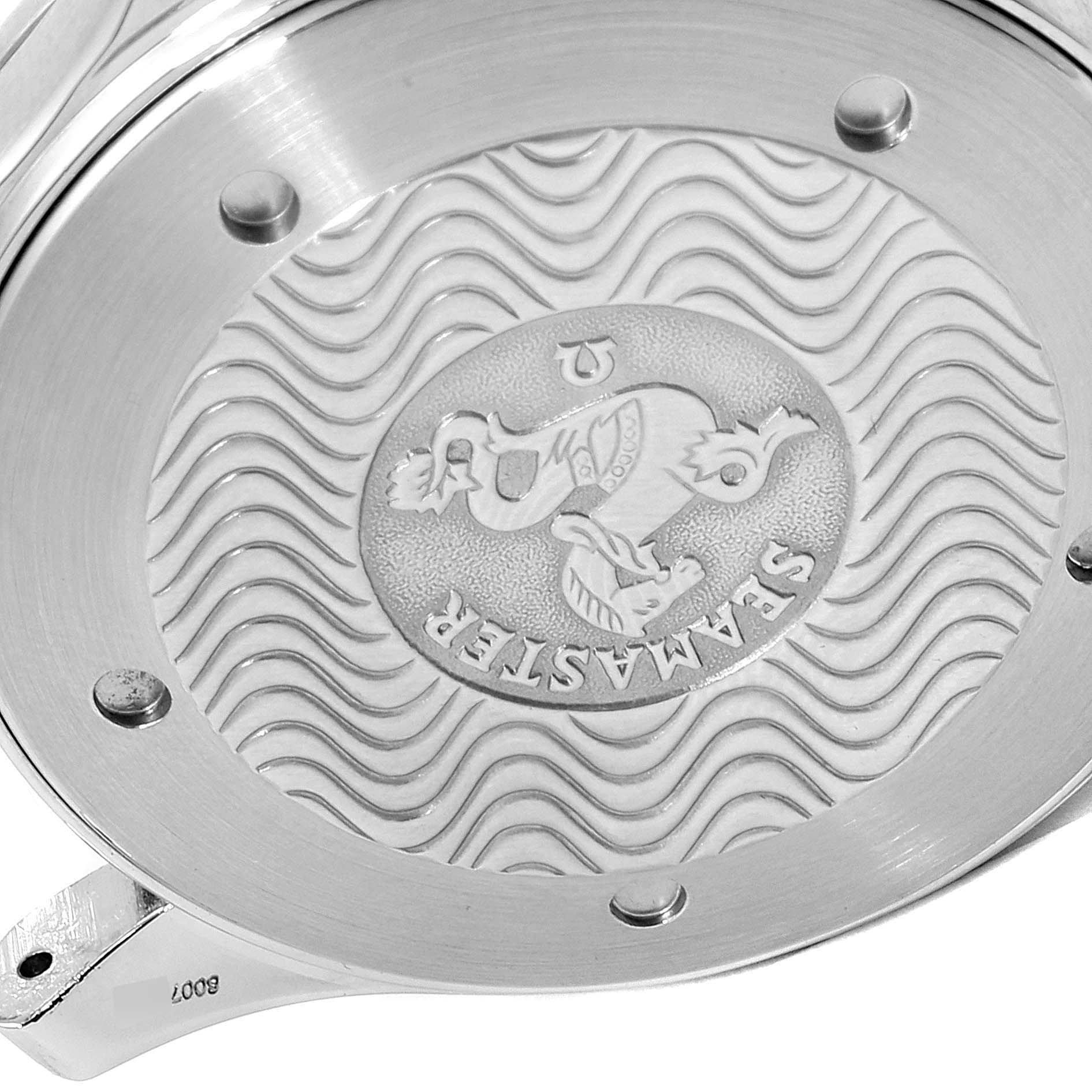 The image shows the case back of an Omega Seamaster 2531.80.00 Men
s Stainless Steel Blue Dial 2531.80.00 Men
s Stainless Steel Blue Dial watch with its engraved wave pattern and logo.