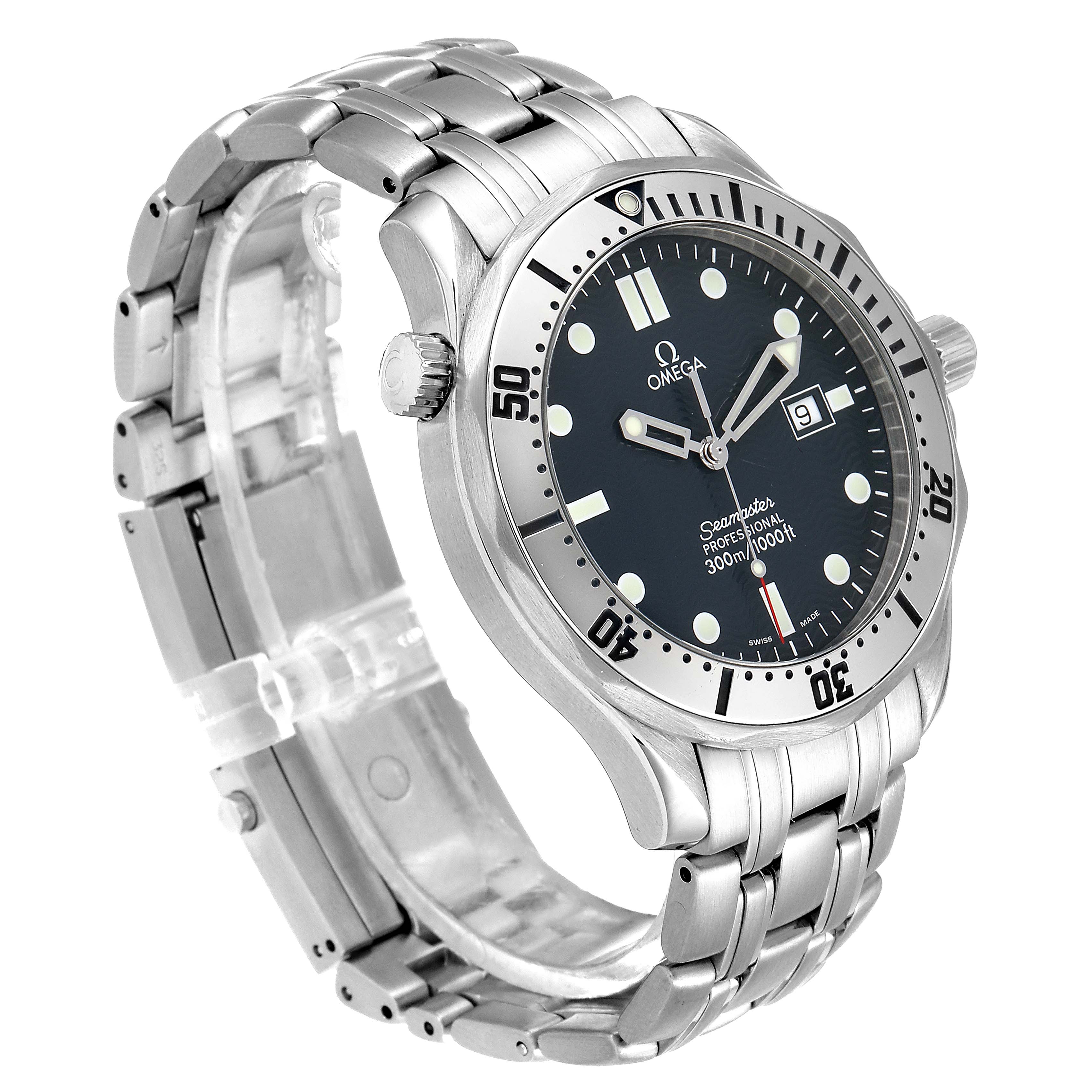 This image shows an angled view of the Omega Seamaster 2542.80.00 Men
s Stainless Steel Blue Dial 2542.80.00 Men
s Stainless Steel Blue Dial watch, featuring the face, bezel, crown, and stainless steel bracelet.