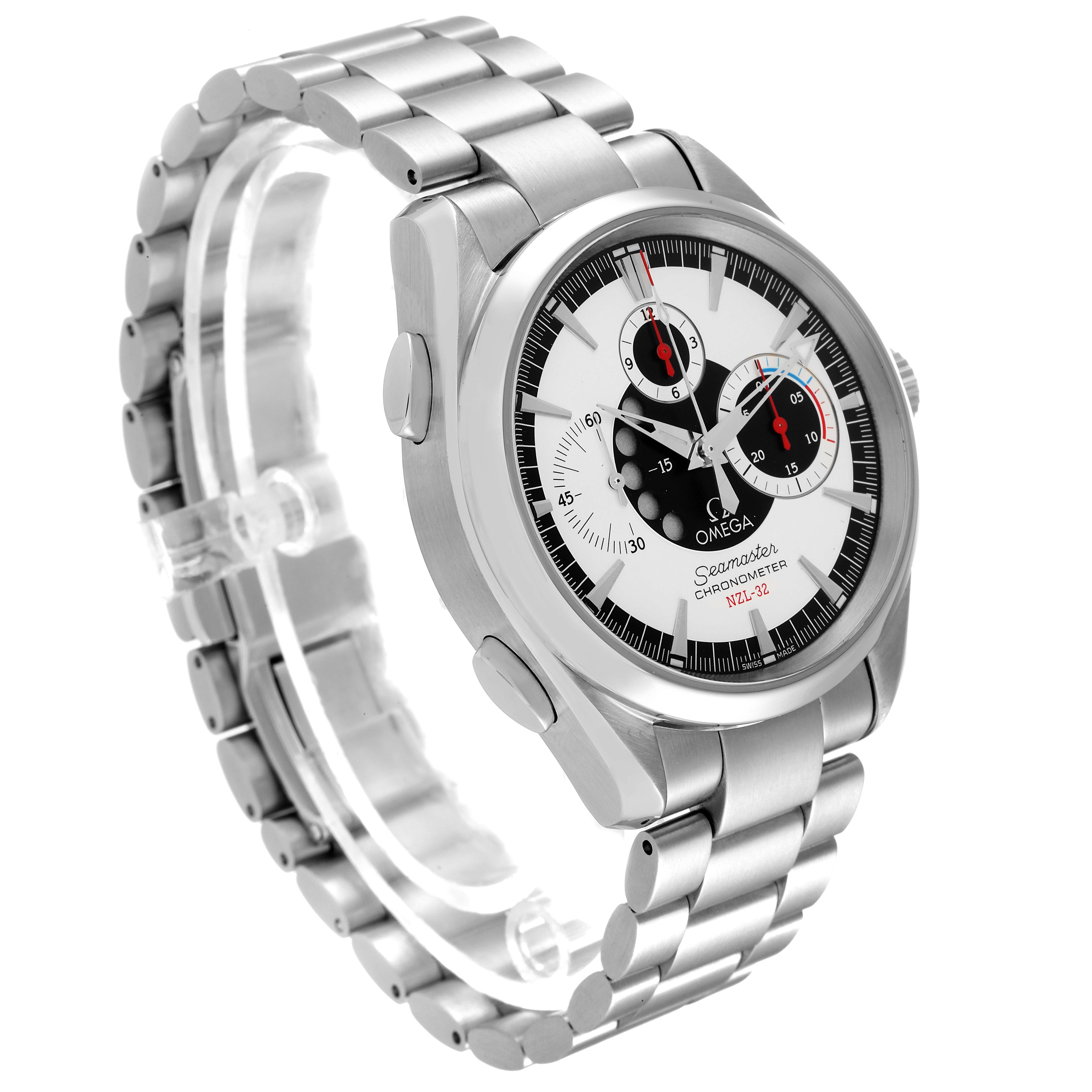 The image shows an angled view of an Omega Aqua Terra 2513.30.00 Men
s Stainless Steel Silver Dial 2513.30.00 Men
s Stainless Steel Silver Dial watch, highlighting the dial, case, and metal bracelet.