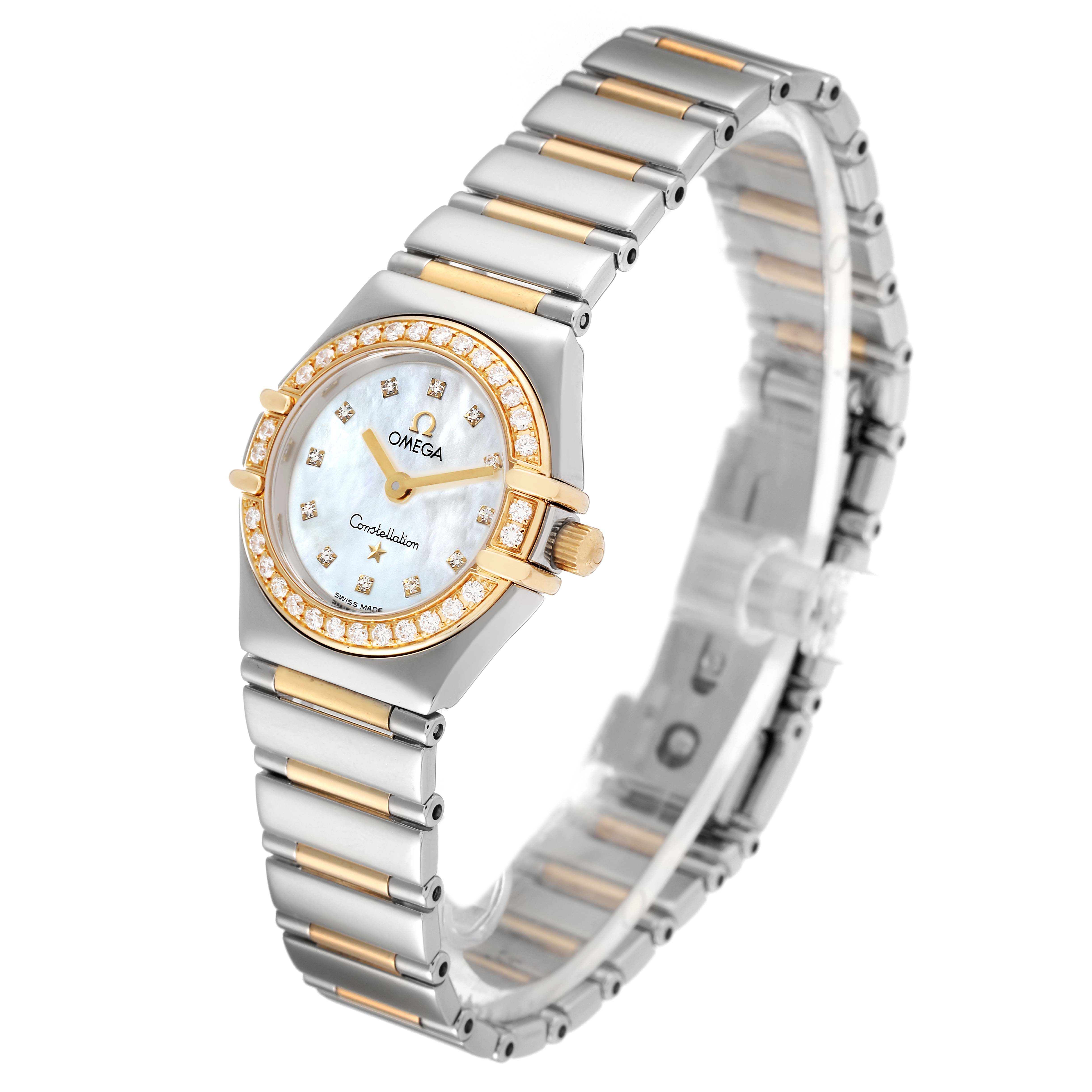 The image shows an oblique view of the Omega 1365.75.00 Women's Steel and Gold (two tone) Mother of Pearl Dial 1365.75.00 Women's Steel and Gold (two tone) Mother of Pearl Dial Constellation MOP Dial Steel Yellow Gold Diamond Ladies Watch model 1365.75.00.