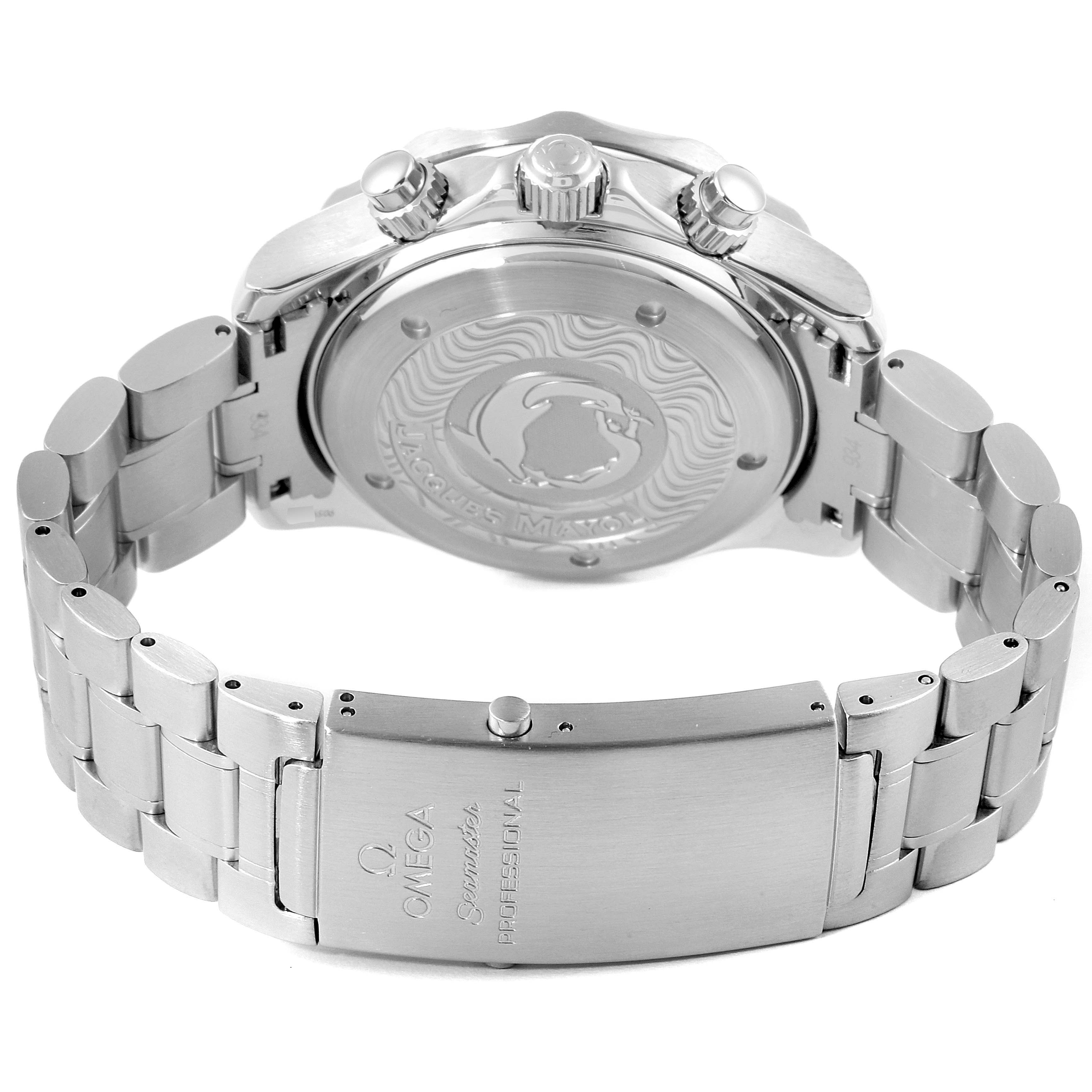 This image shows the back case, bracelet, and clasp of the Omega Seamaster 2595.30.00 Men
s Stainless Steel Silver Dial 2595.30.00 Men
s Stainless Steel Silver Dial watch.