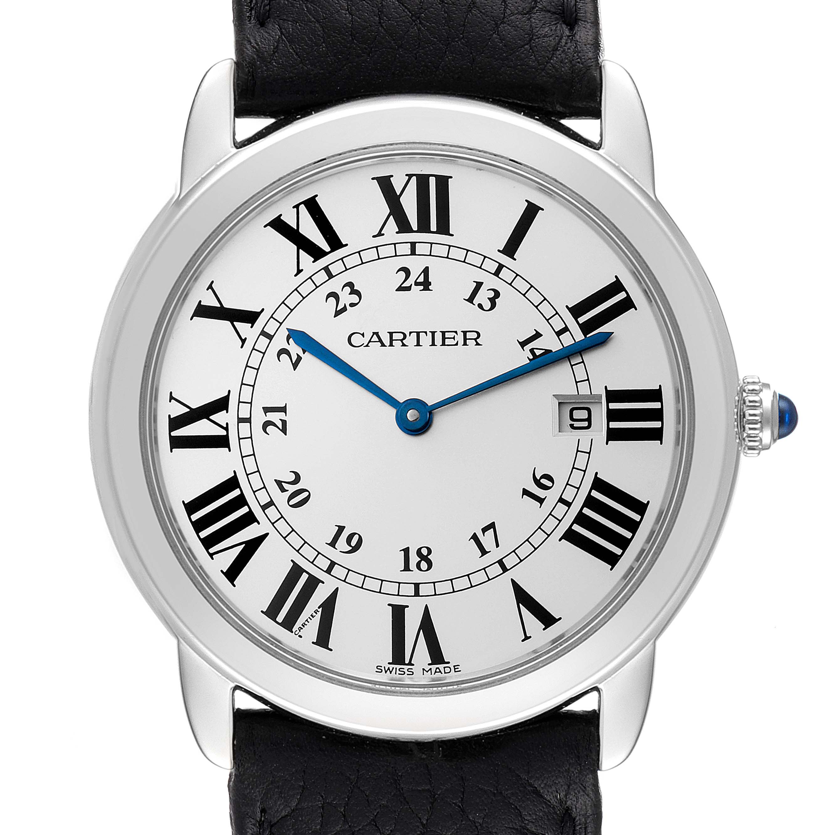 The image shows a frontal view of a Cartier Ronde W6700255 Men
s Stainless Steel Silver Dial W6700255 Men
s Stainless Steel Silver Dial watch, highlighting the dial, Roman numerals, blue hands, and date window.