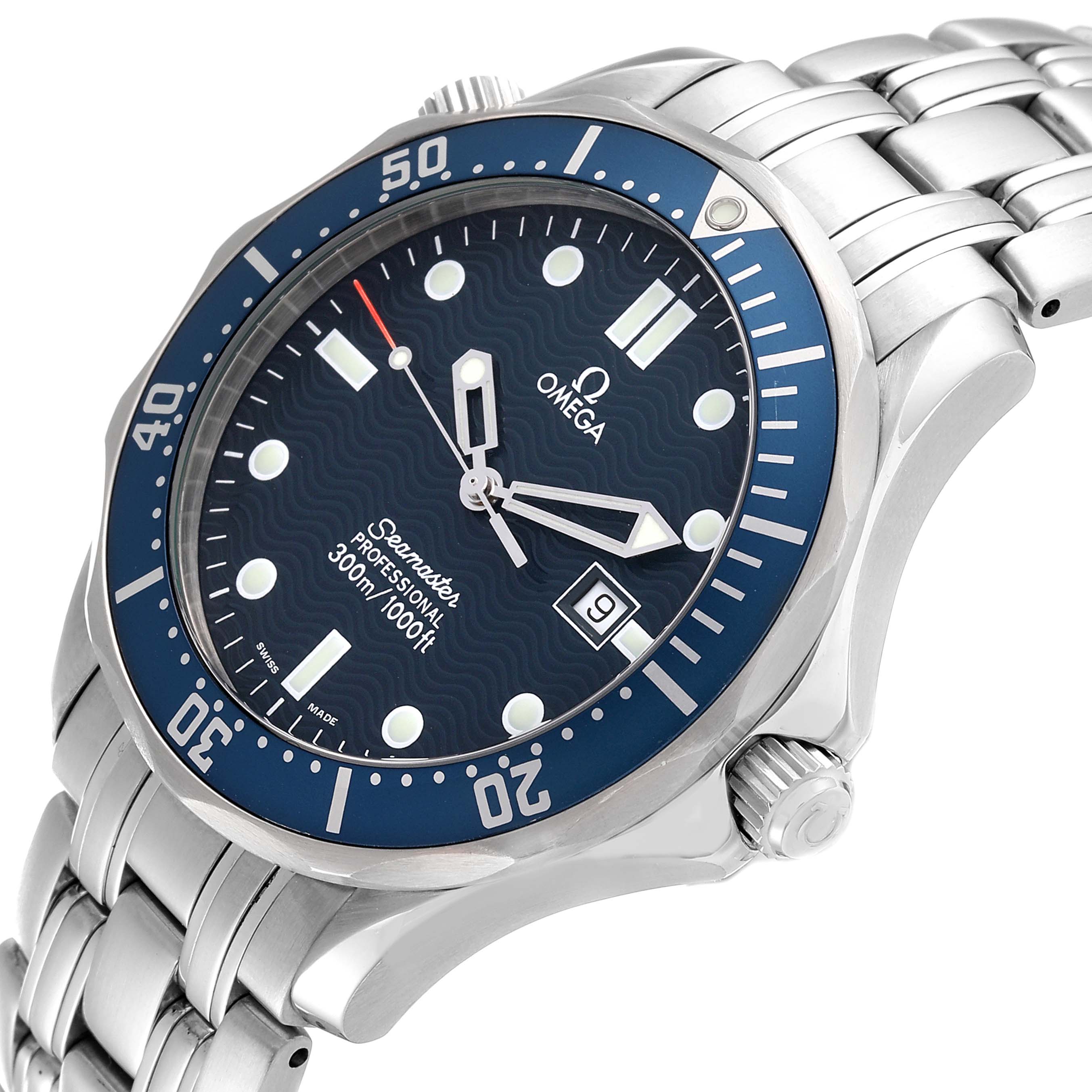 The image shows an angled view of the Omega Seamaster 2541.80.00 Men
s Stainless Steel Blue Dial 2541.80.00 Men
s Stainless Steel Blue Dial watch, highlighting its face, bezel, crown, and stainless steel bracelet.
