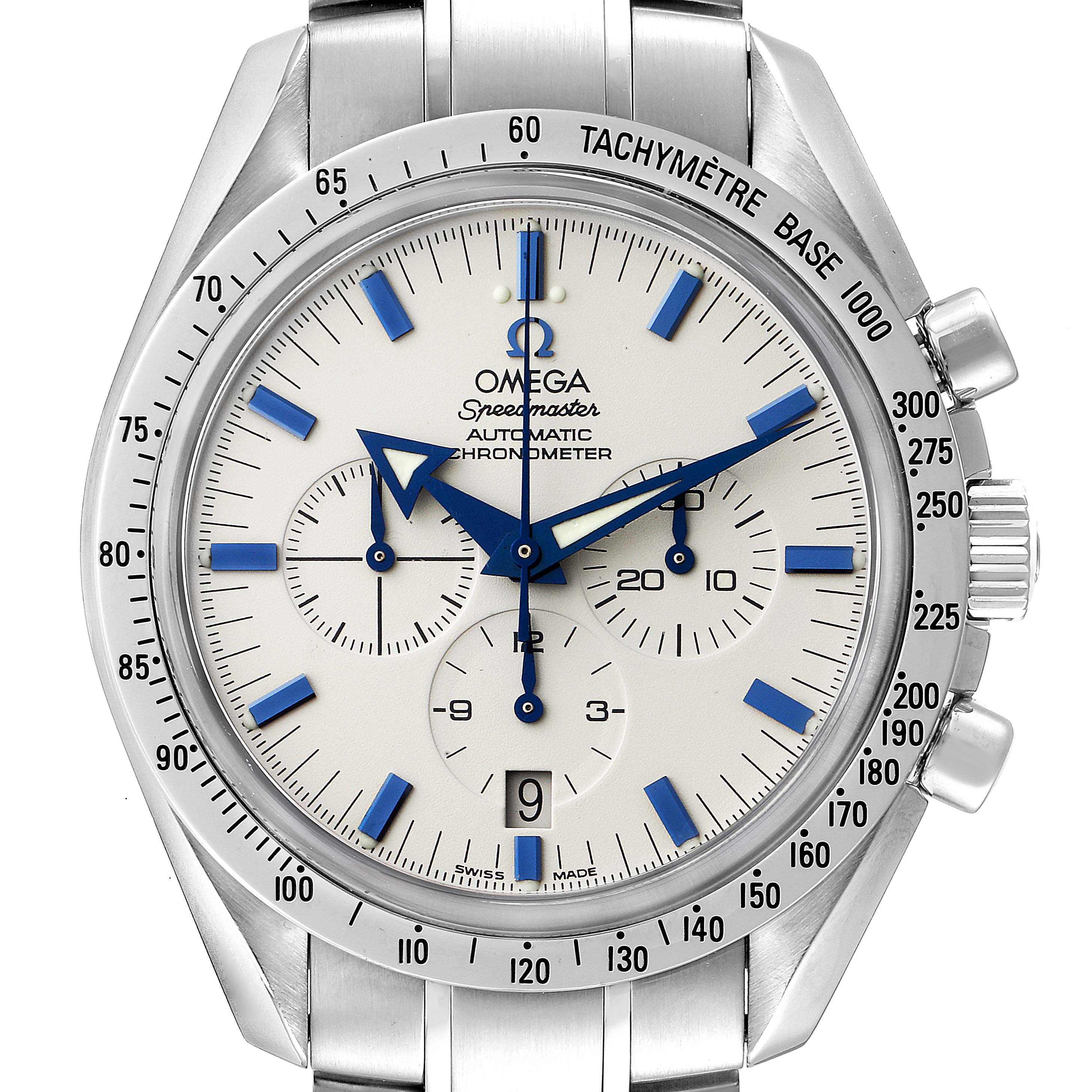 The image shows a front view of an Omega Speedmaster 3551.20.00 Men's Stainless Steel White Dial 3551.20.00 Men's Stainless Steel White Dial watch, displaying the dial, hands, subdials, and tachymeter bezel.