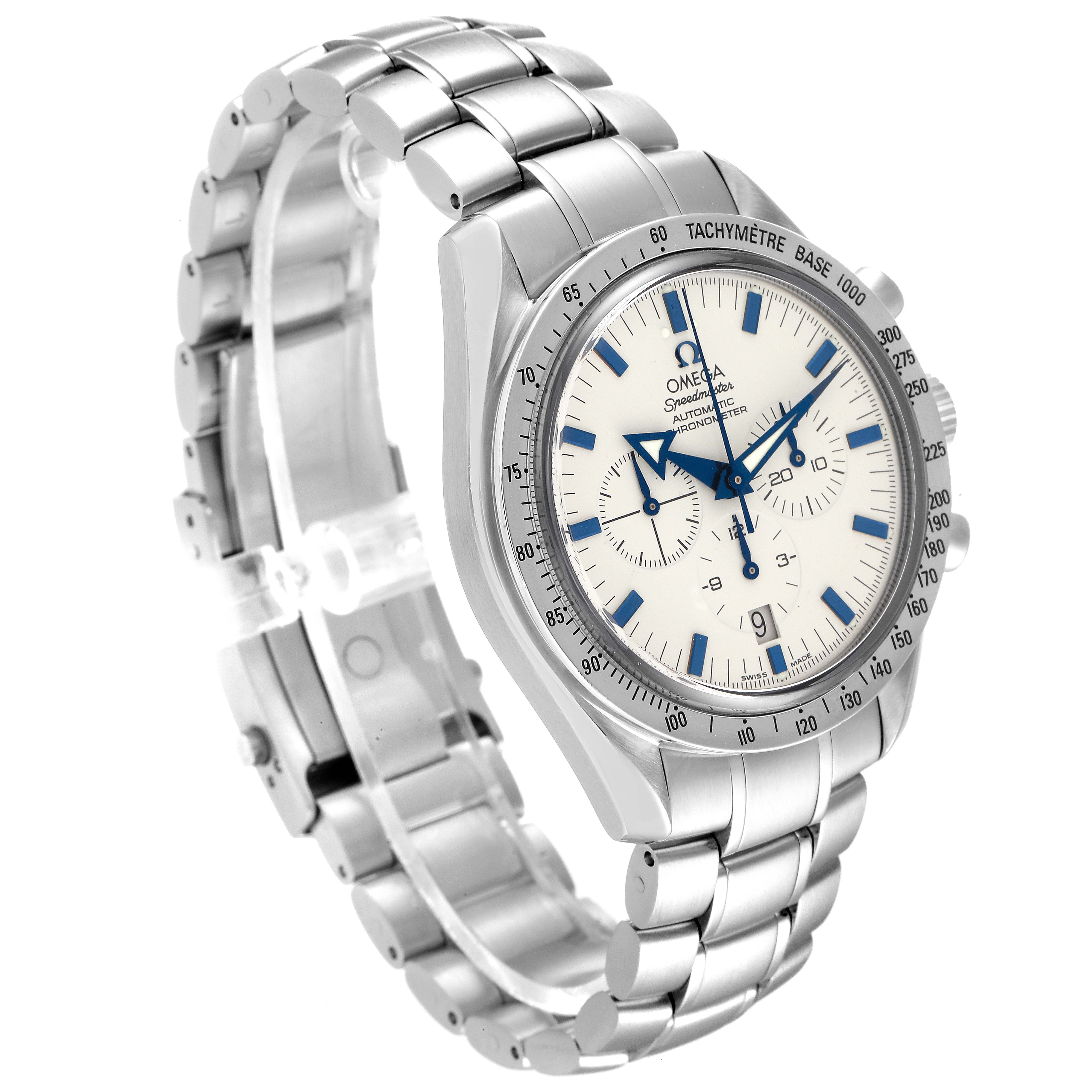 The image shows an Omega Speedmaster 3551.20.00 Men's Stainless Steel White Dial 3551.20.00 Men's Stainless Steel White Dial watch at a three-quarter angle, highlighting the face, bezel, bracelet, and pushers.
