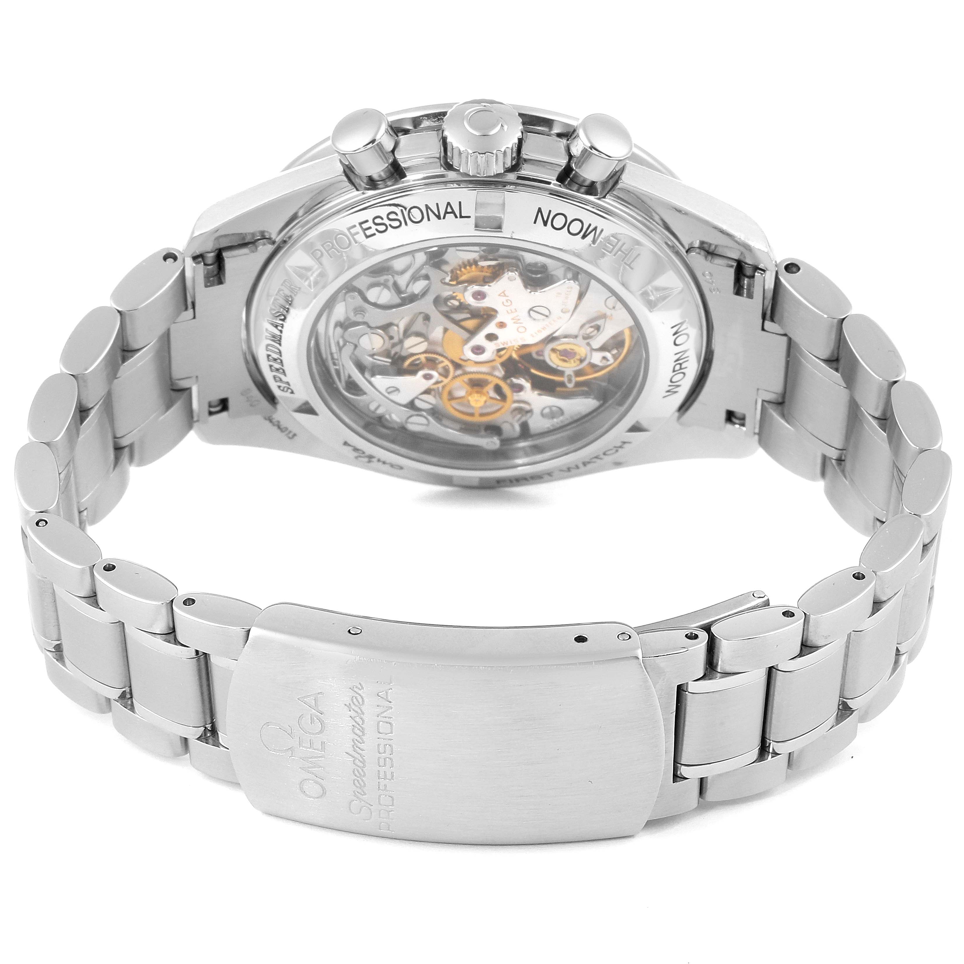 The image shows the back view of the Omega Speedmaster 3572.50.00 Men
s Stainless Steel Black Dial 3572.50.00 Men
s Stainless Steel Black Dial watch, focusing on its transparent case back and metal bracelet.