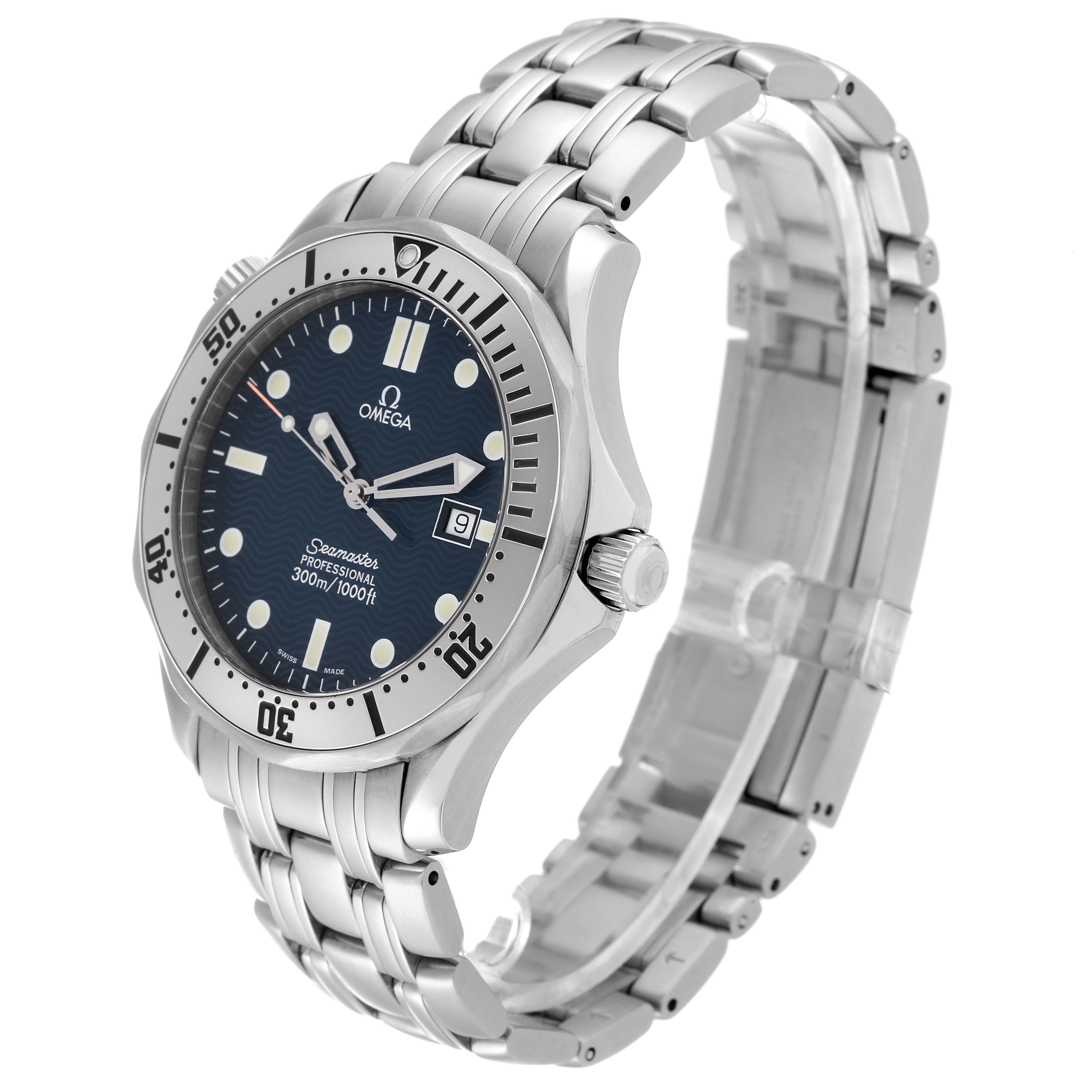 The image shows the Omega Seamaster 2542.80.00 Men
s Stainless Steel Blue Dial 2542.80.00 Men
s Stainless Steel Blue Dial watch from a three-quarter angle, highlighting its face, bezel, case, and metal bracelet.