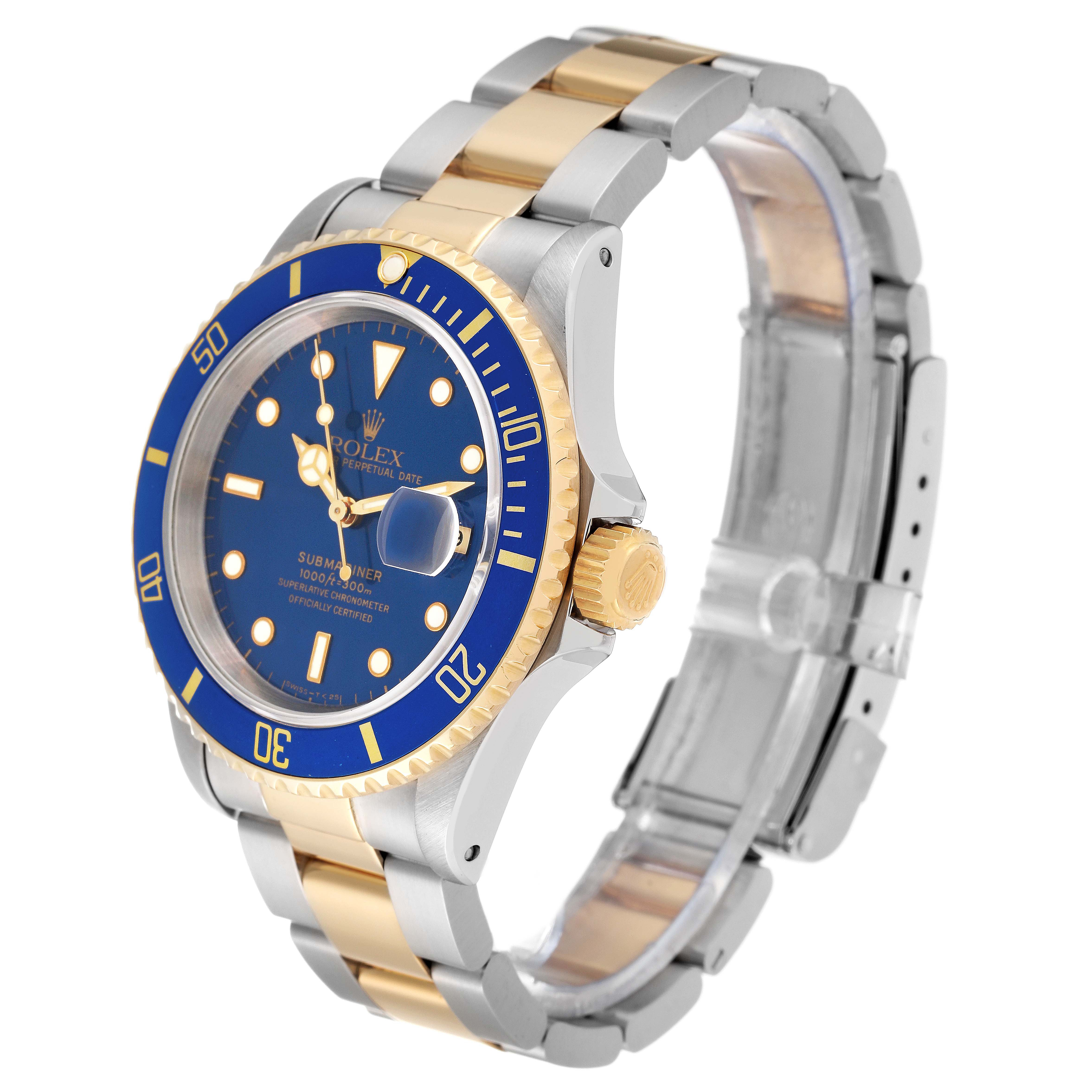 This image shows a side view of a Rolex Submariner 16613 Men
s Steel and Gold (two tone) Blue Dial 16613 Men
s Steel and Gold (two tone) Blue Dial watch, highlighting its blue dial, gold bezel, and two-tone metal bracelet.