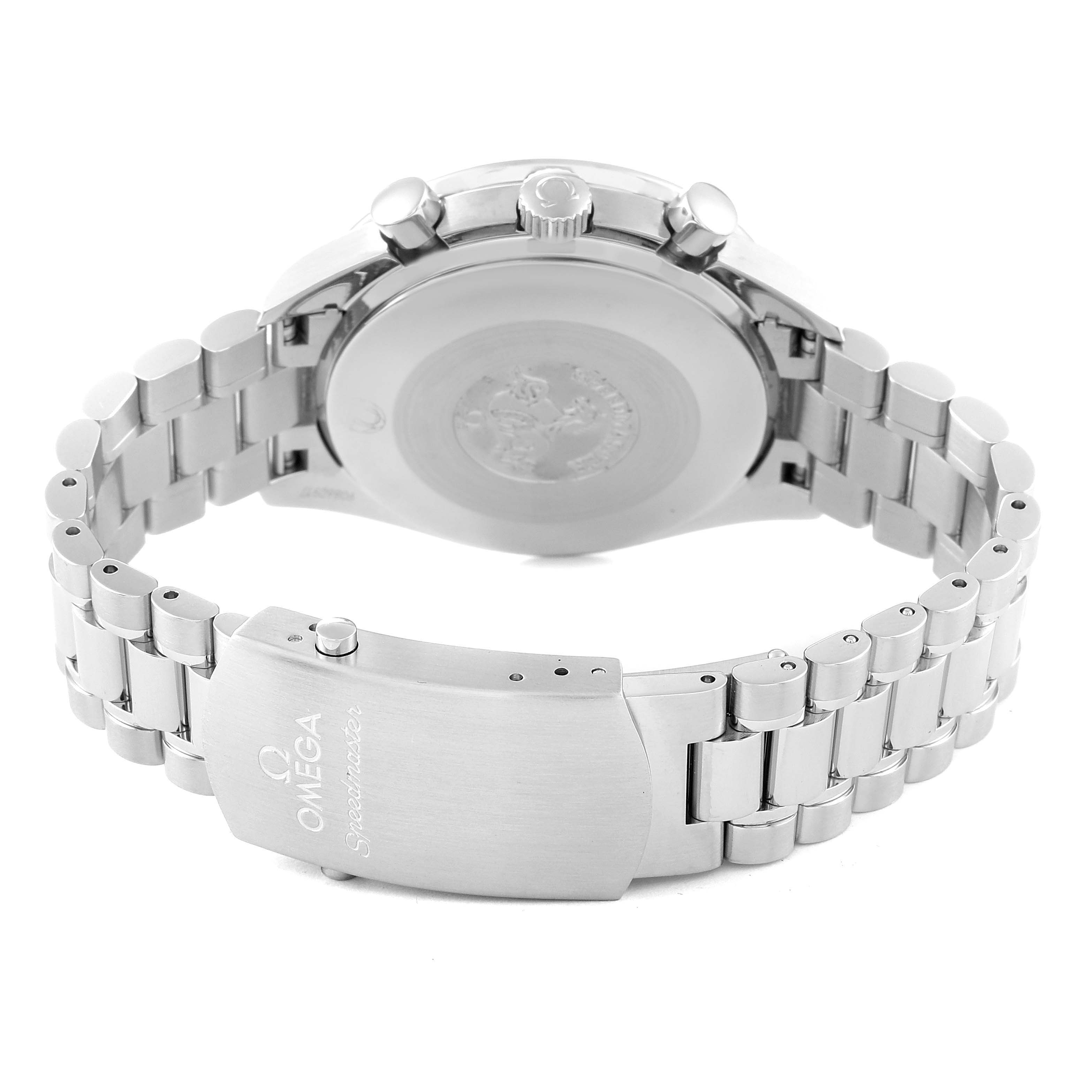 This image shows the back and clasp of an Omega Speedmaster 3539.50.00 Men
s Stainless Steel Black Dial 3539.50.00 Men
s Stainless Steel Black Dial watch, focusing on its stainless steel bracelet and engraved case back.