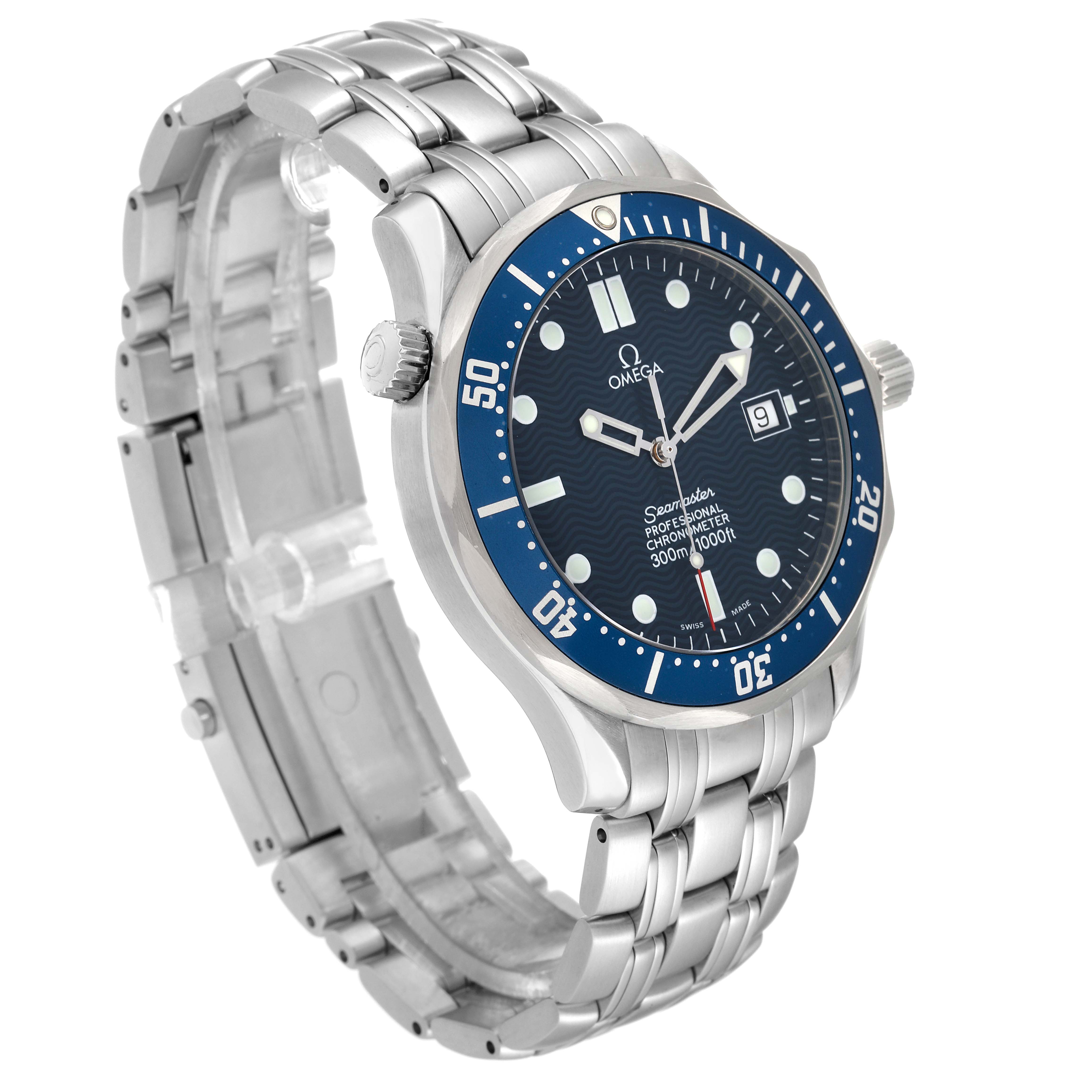 The image shows an angled view of an Omega Seamaster 2531.80.00 Men
s Stainless Steel Blue Dial 2531.80.00 Men
s Stainless Steel Blue Dial watch, emphasizing its bezel, dial, and stainless steel bracelet.
