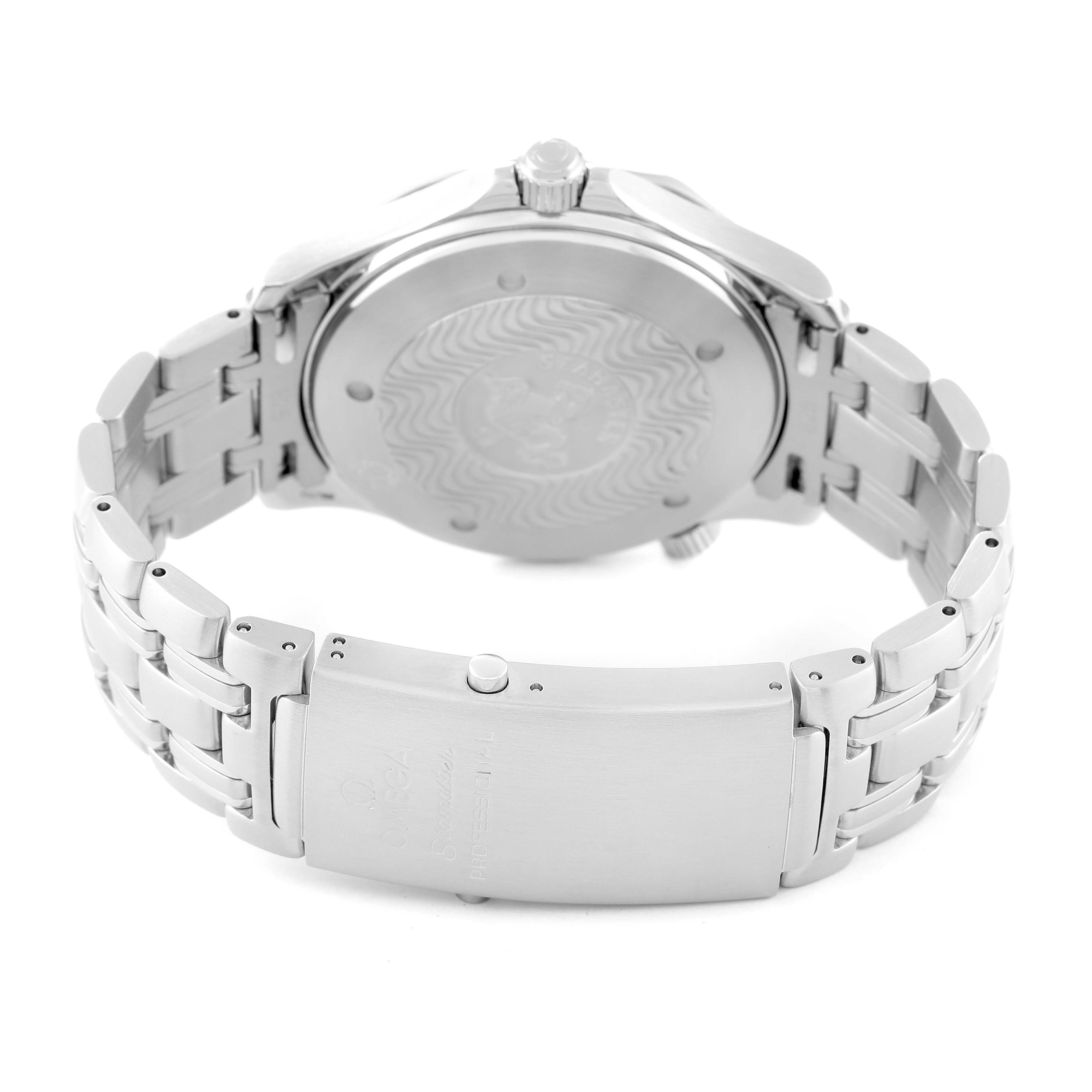 This image shows the back and clasp of an Omega Seamaster 2531.80.00 Men
s Stainless Steel Blue Dial 2531.80.00 Men
s Stainless Steel Blue Dial watch, highlighting the case back and bracelet.