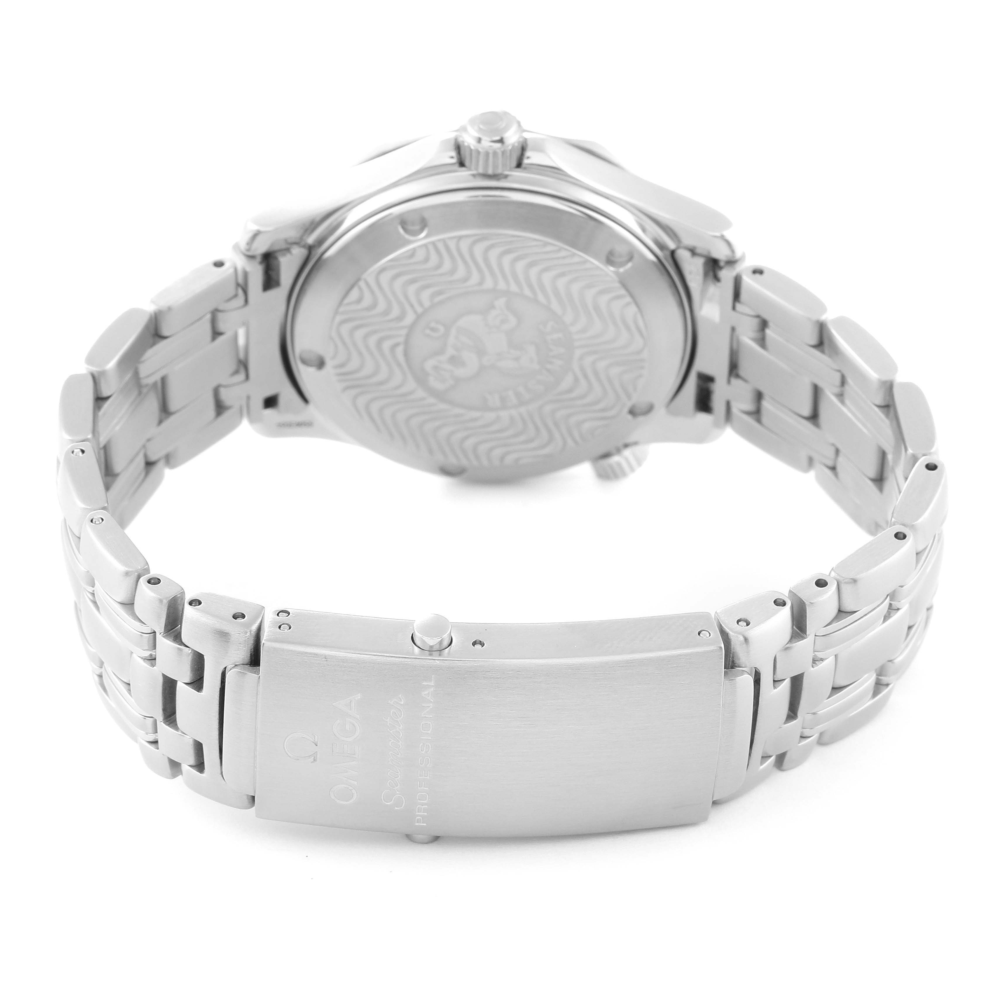 This image shows the back and clasp of an Omega Seamaster 2562.80.00 Men
s Stainless Steel Blue Dial 2562.80.00 Men
s Stainless Steel Blue Dial watch, highlighting the bracelet and engraved case back.