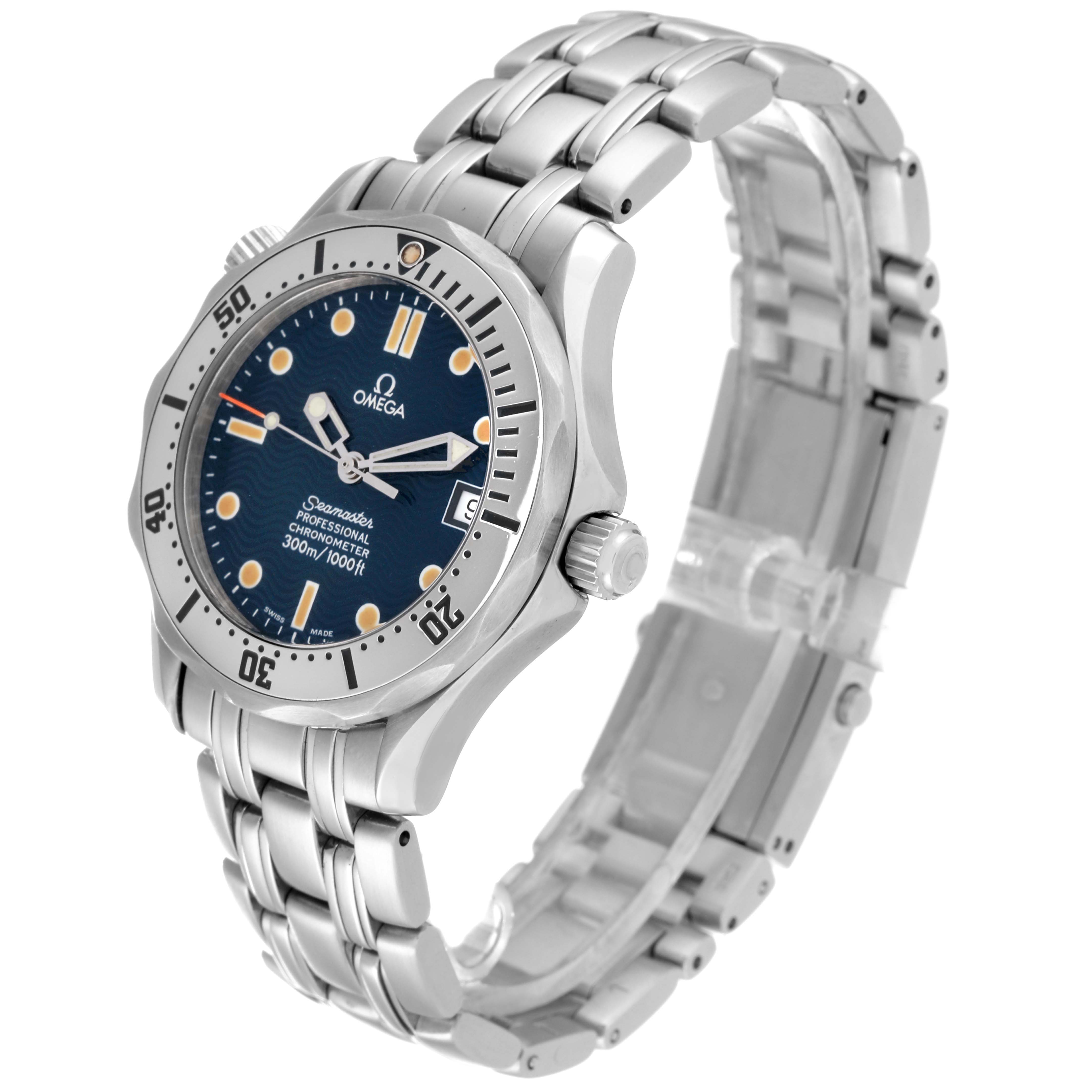 The image shows an angled view of an Omega Seamaster 2552.80.00 Men
s Stainless Steel Blue Dial 2552.80.00 Men
s Stainless Steel Blue Dial watch, highlighting the face, bezel, crown, and stainless steel bracelet.