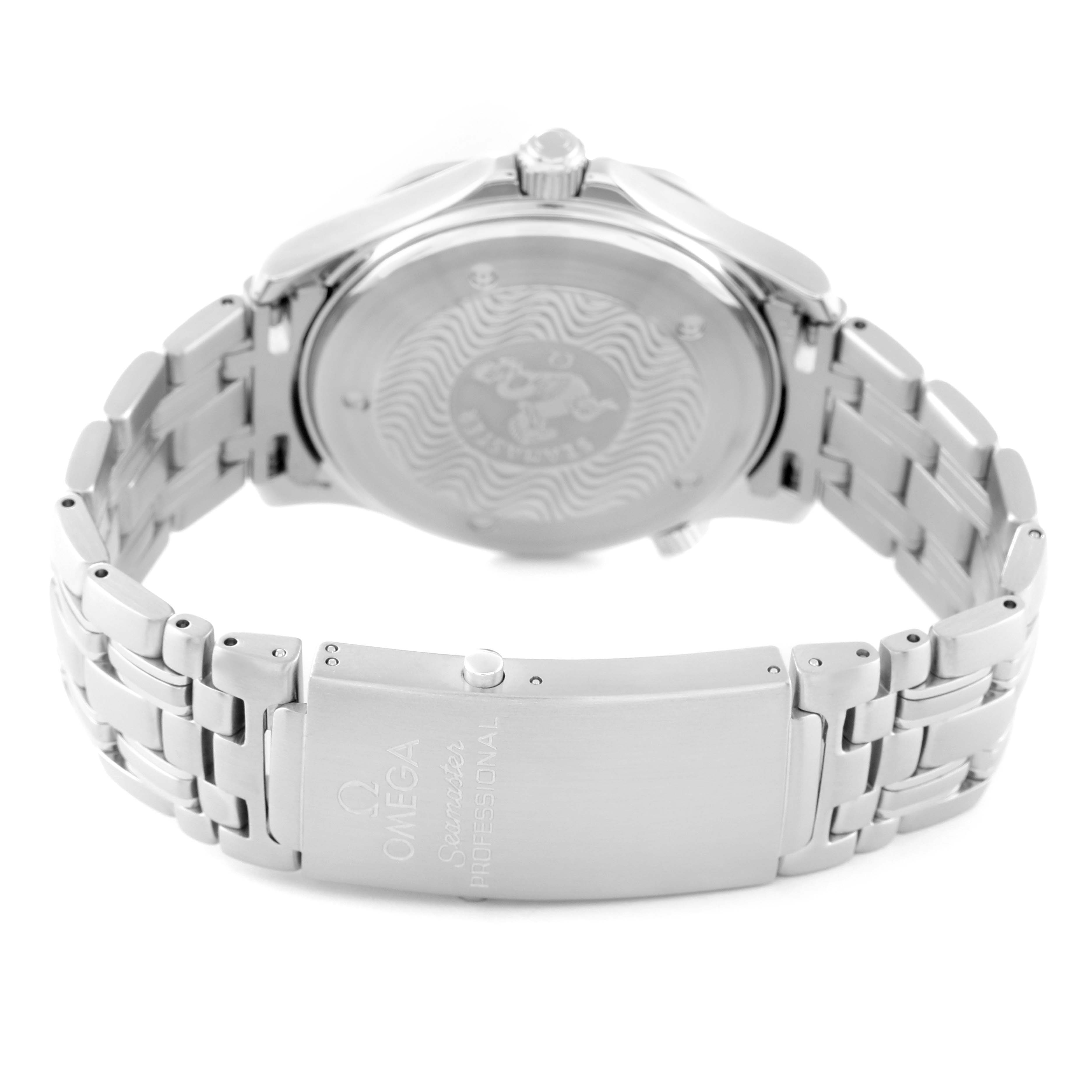 The image shows the back view of an Omega Seamaster 2531.80.00 Men
s Stainless Steel Blue Dial 2531.80.00 Men
s Stainless Steel Blue Dial watch, highlighting the clasp, bracelet, and case back.