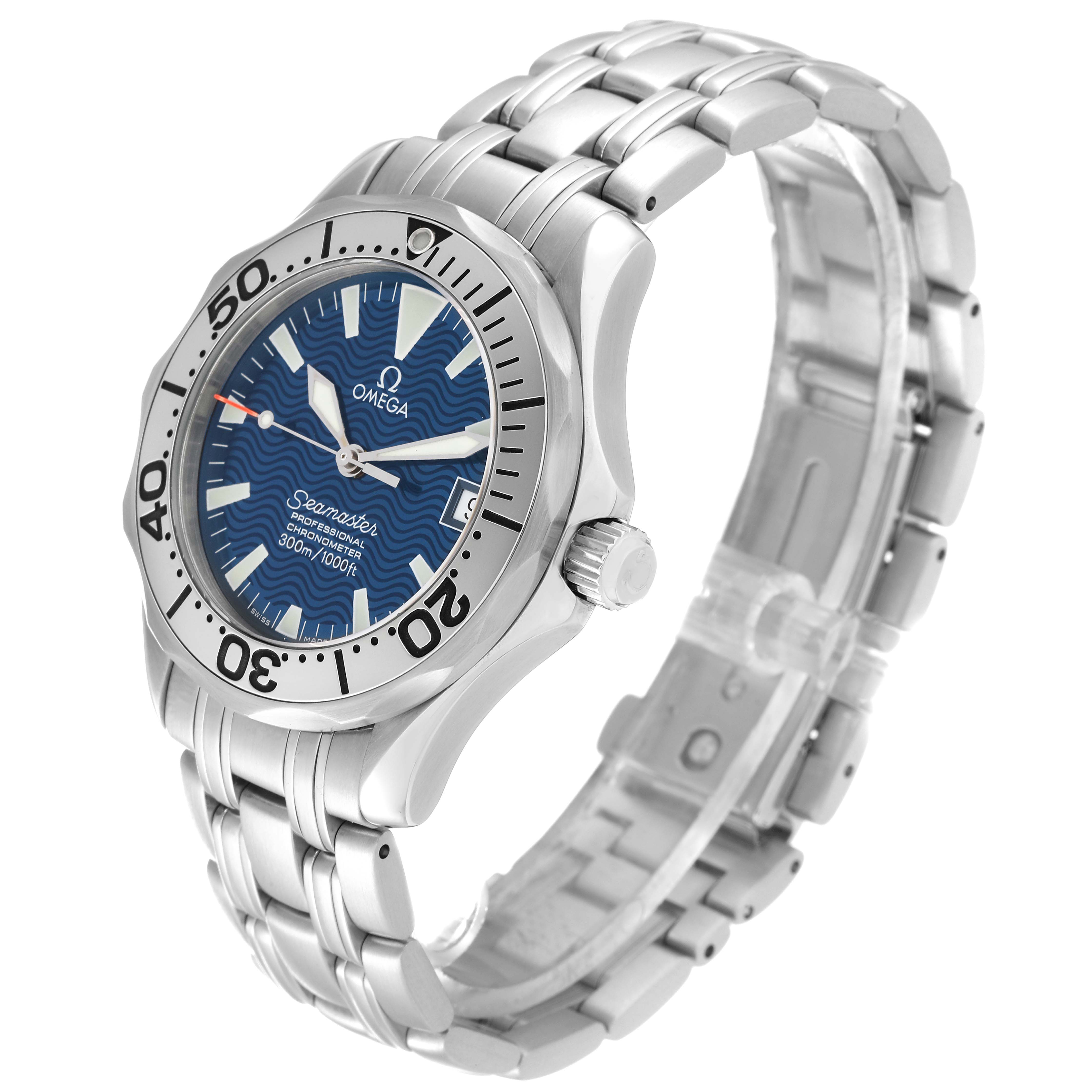 The image shows an angled view of the Omega Seamaster 2554.80.00 Men
s Stainless Steel Blue Dial 2554.80.00 Men
s Stainless Steel Blue Dial watch, featuring its face, bezel, crown, and bracelet.