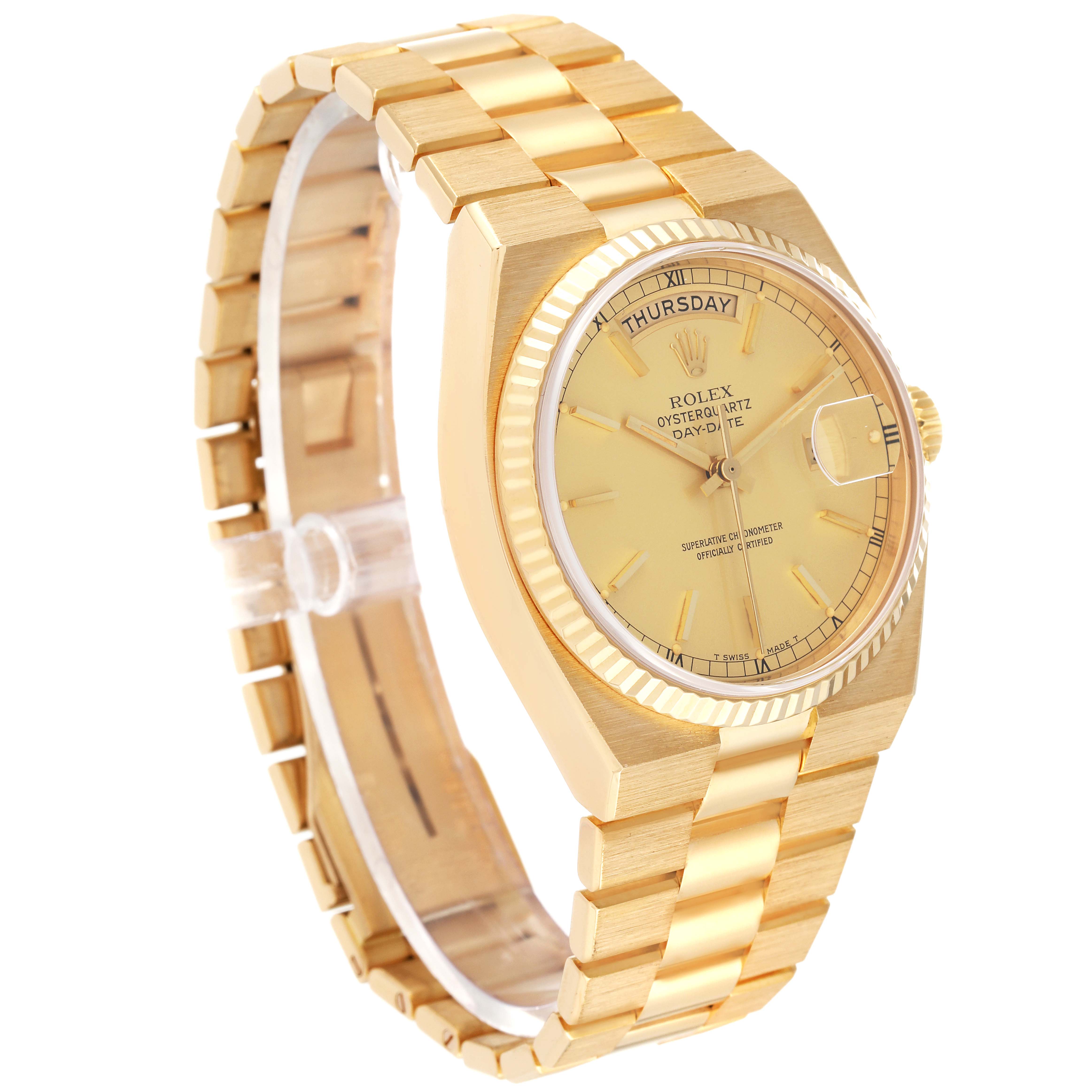 This photo shows a Rolex President 19018 Men
s Yellow Gold Champagne Dial 19018 Men
s Yellow Gold Champagne Dial model watch at a 3/4 angle highlighting the bracelet, face, bezel, and day-date display.