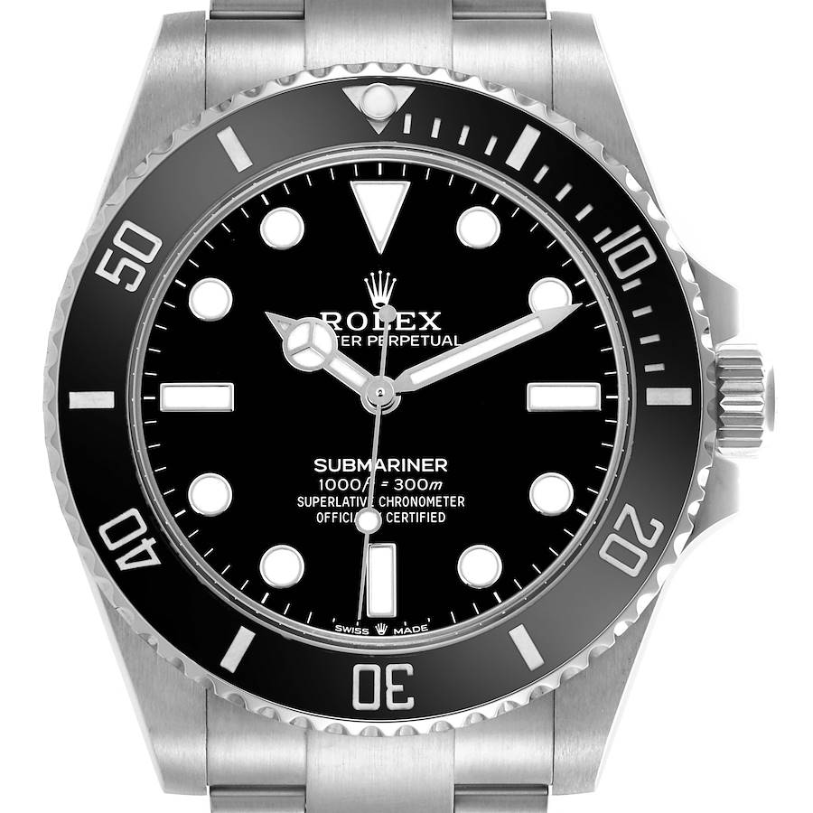 The image shows a frontal view of the Rolex Submariner watch, highlighting the dial, bezel, and bracelet.