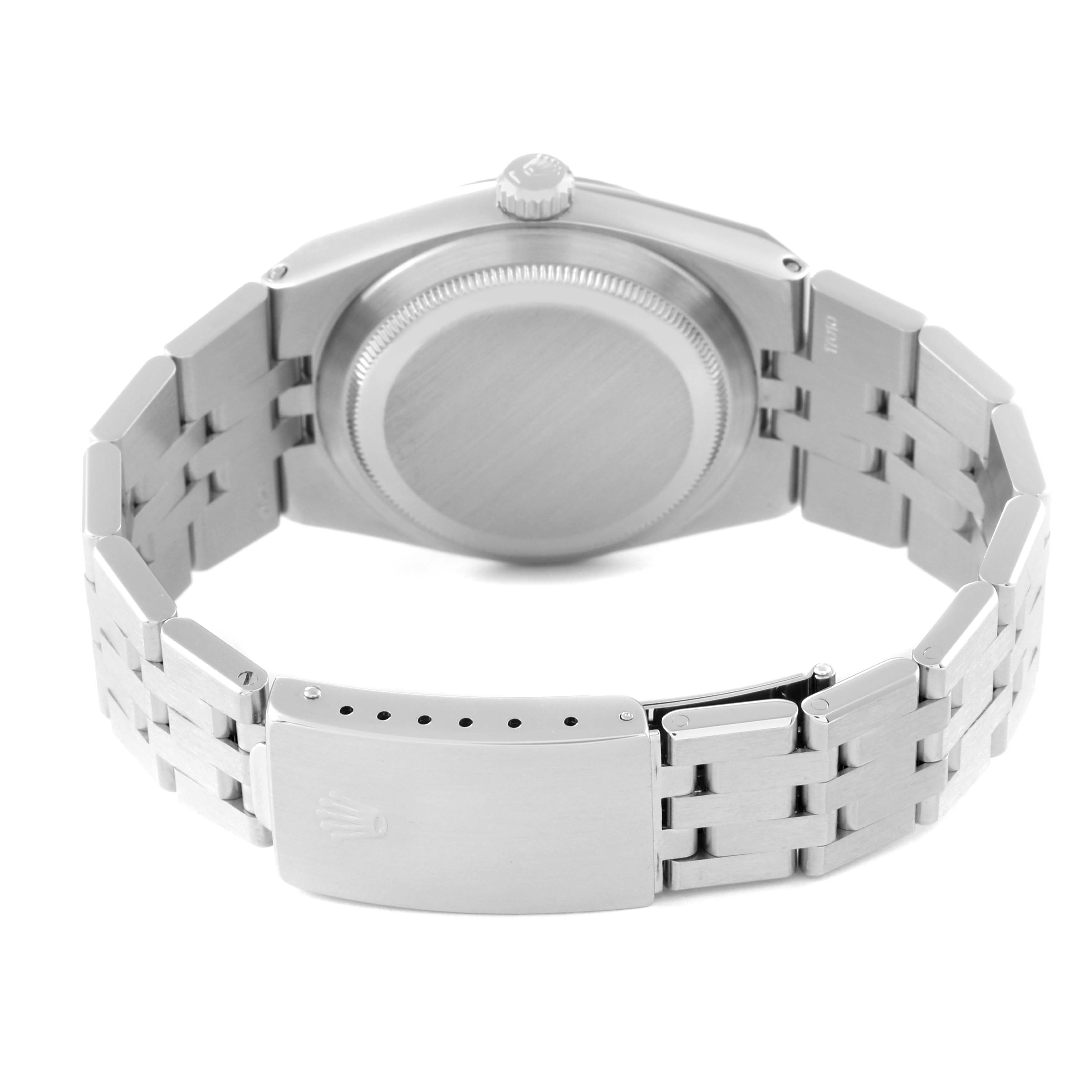 This image shows the back of the Rolex Oysterquartz 17014 Men
s Stainless Steel Silver Dial 17014 Men
s Stainless Steel Silver Dial watch, highlighting the bracelet and clasp.
