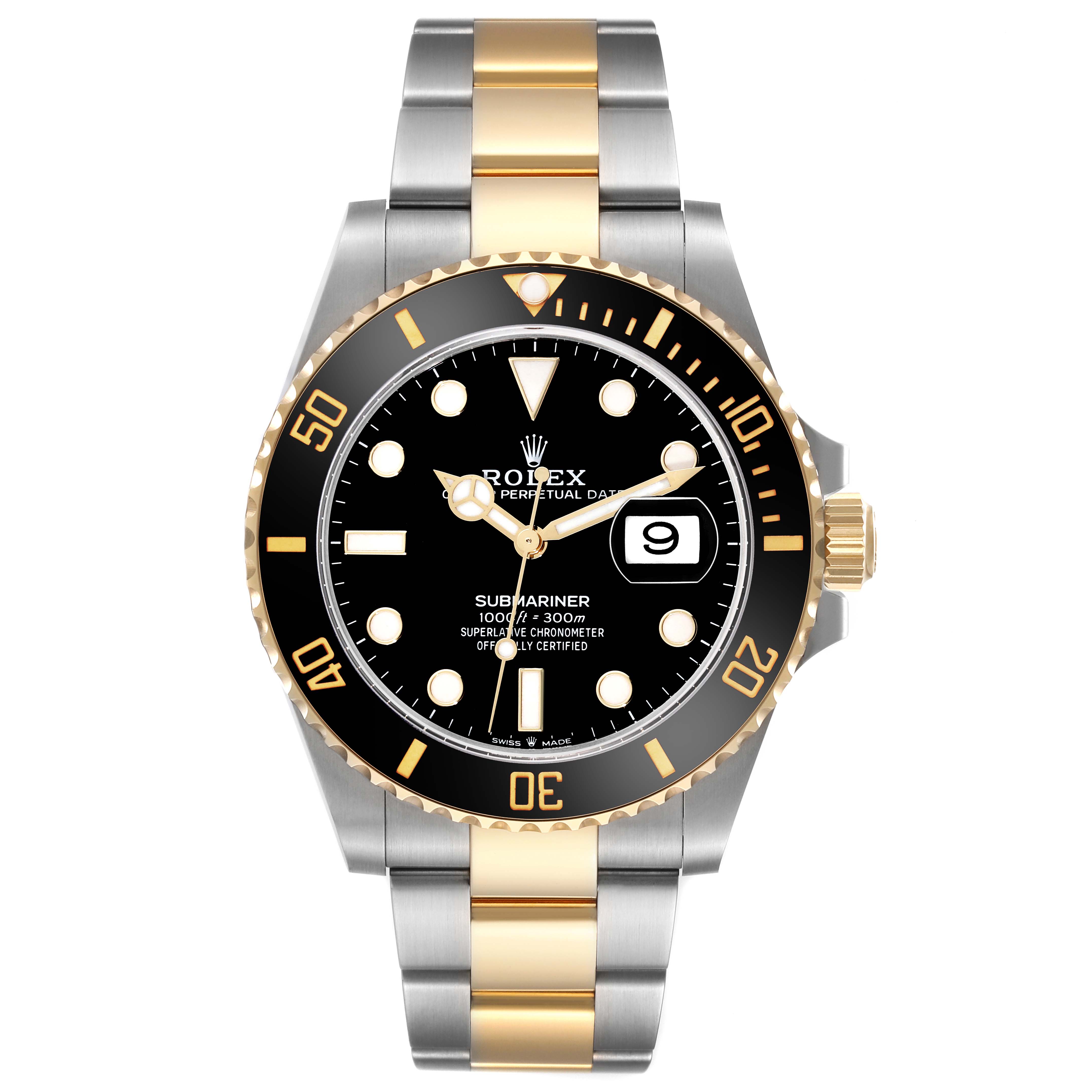 The image shows a front view of a Rolex Submariner 126613LN Men
s Steel and Gold (two tone) Black Dial 126613LN Men
s Steel and Gold (two tone) Black Dial watch, highlighting its dial, bezel, and two-tone bracelet.