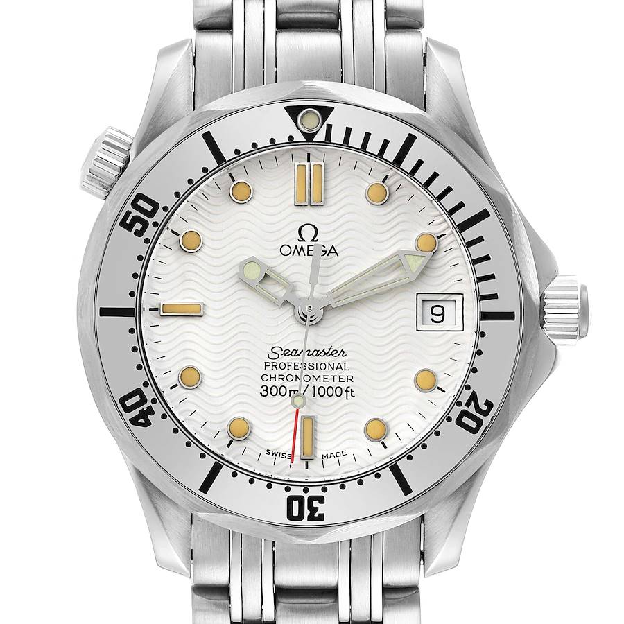 The image displays a frontal view of the Omega Seamaster watch, showcasing the dial, bezel, hands, markers, and part of the bracelet.