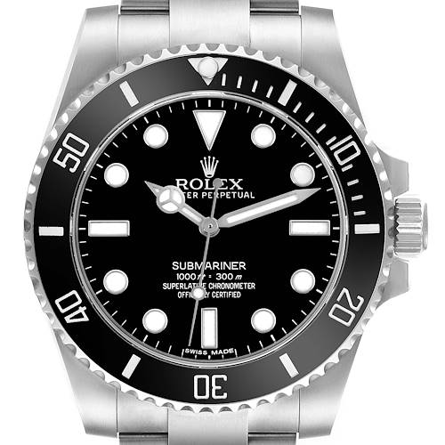 The image shows a front view of the Rolex Submariner watch, highlighting the dial, bezel, and crown.