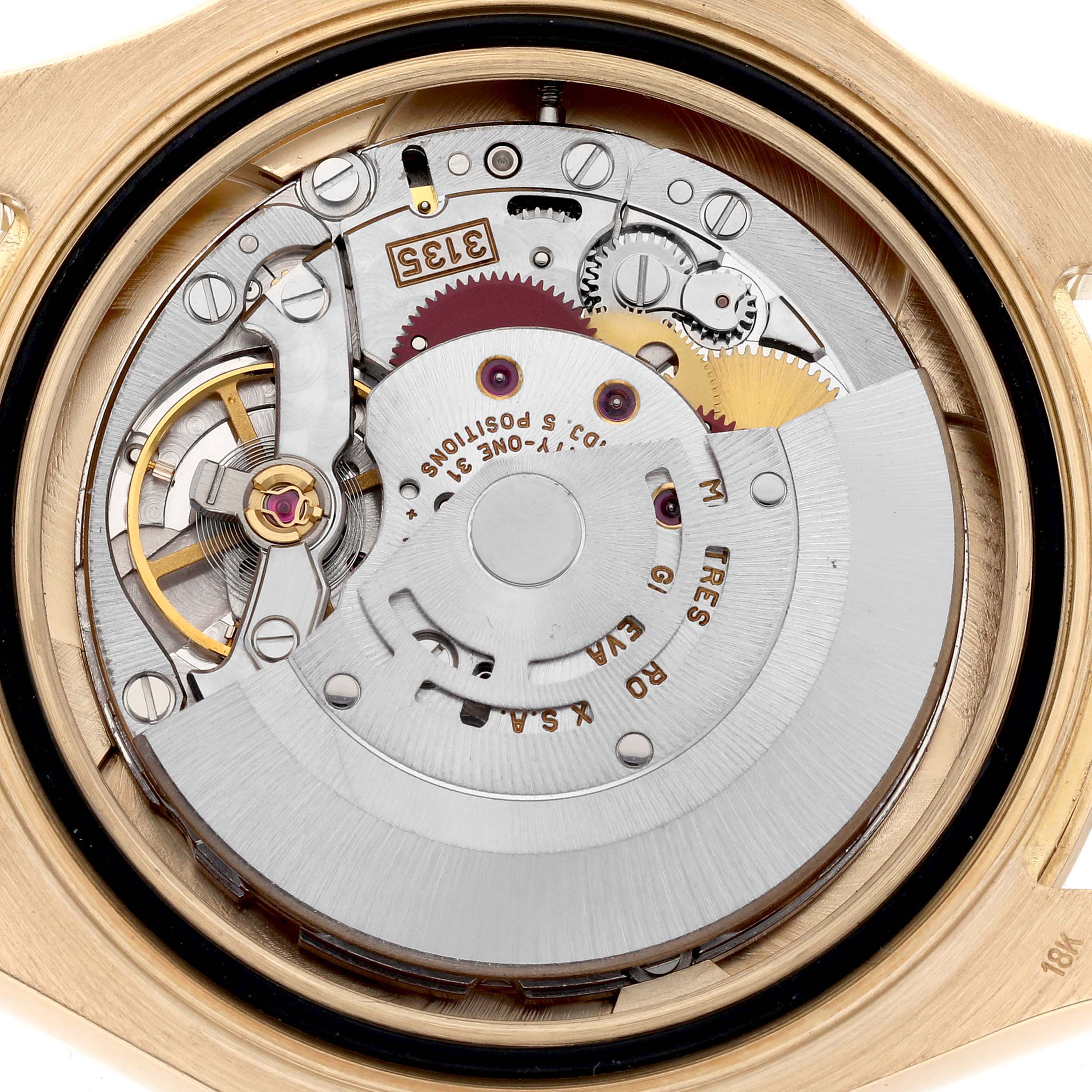The image shows the movement mechanism of the Rolex Yacht-Master 16628 Men
s Yellow Gold White Dial 16628 Men
s Yellow Gold White Dial watch from a top-down angle.