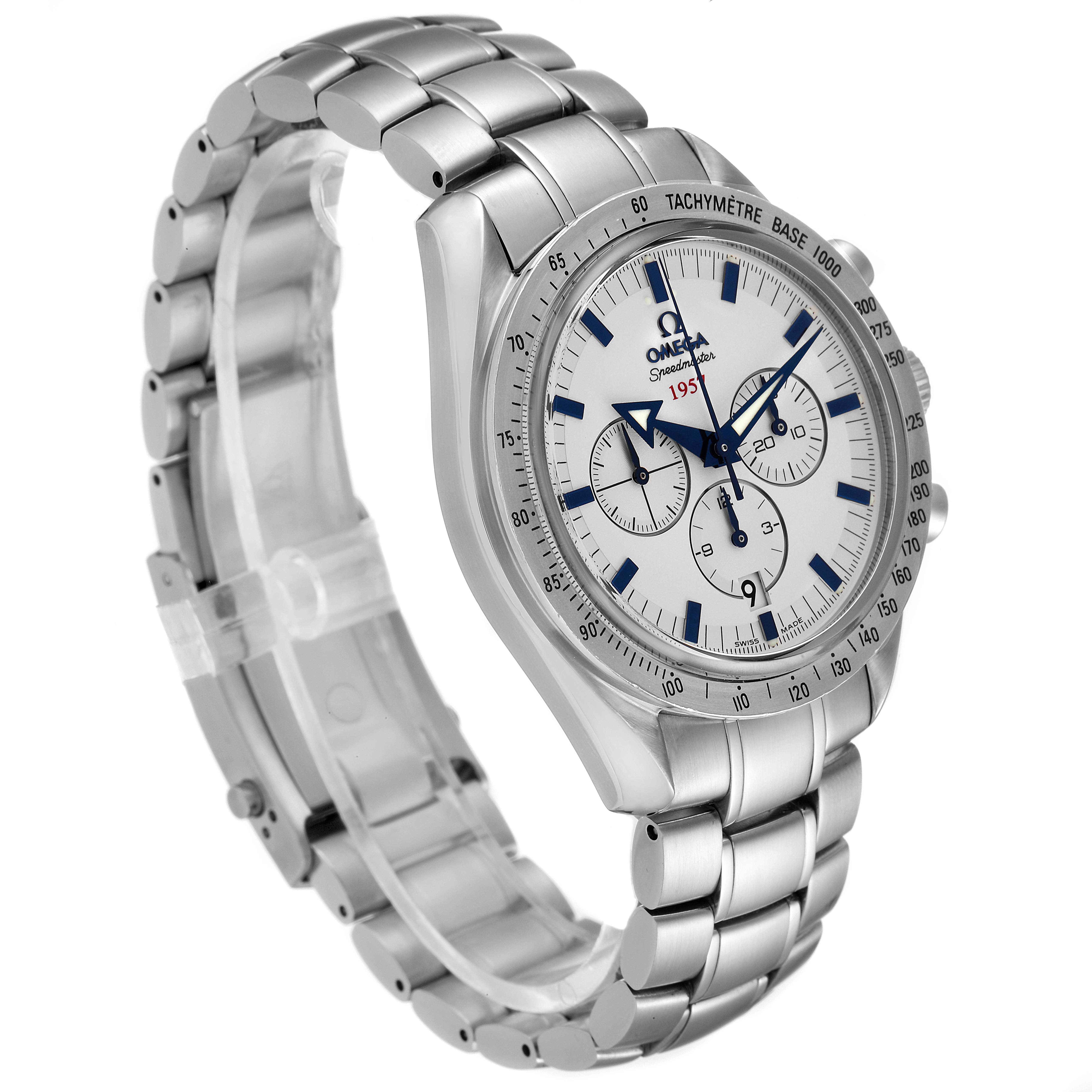 The Omega Speedmaster 321.10.42.50.02.001 Men
s Stainless Steel Silver Dial 321.10.42.50.02.001 Men
s Stainless Steel Silver Dial watch is shown from a three-quarter angle, displaying its face, dial, bezel, and stainless steel bracelet.