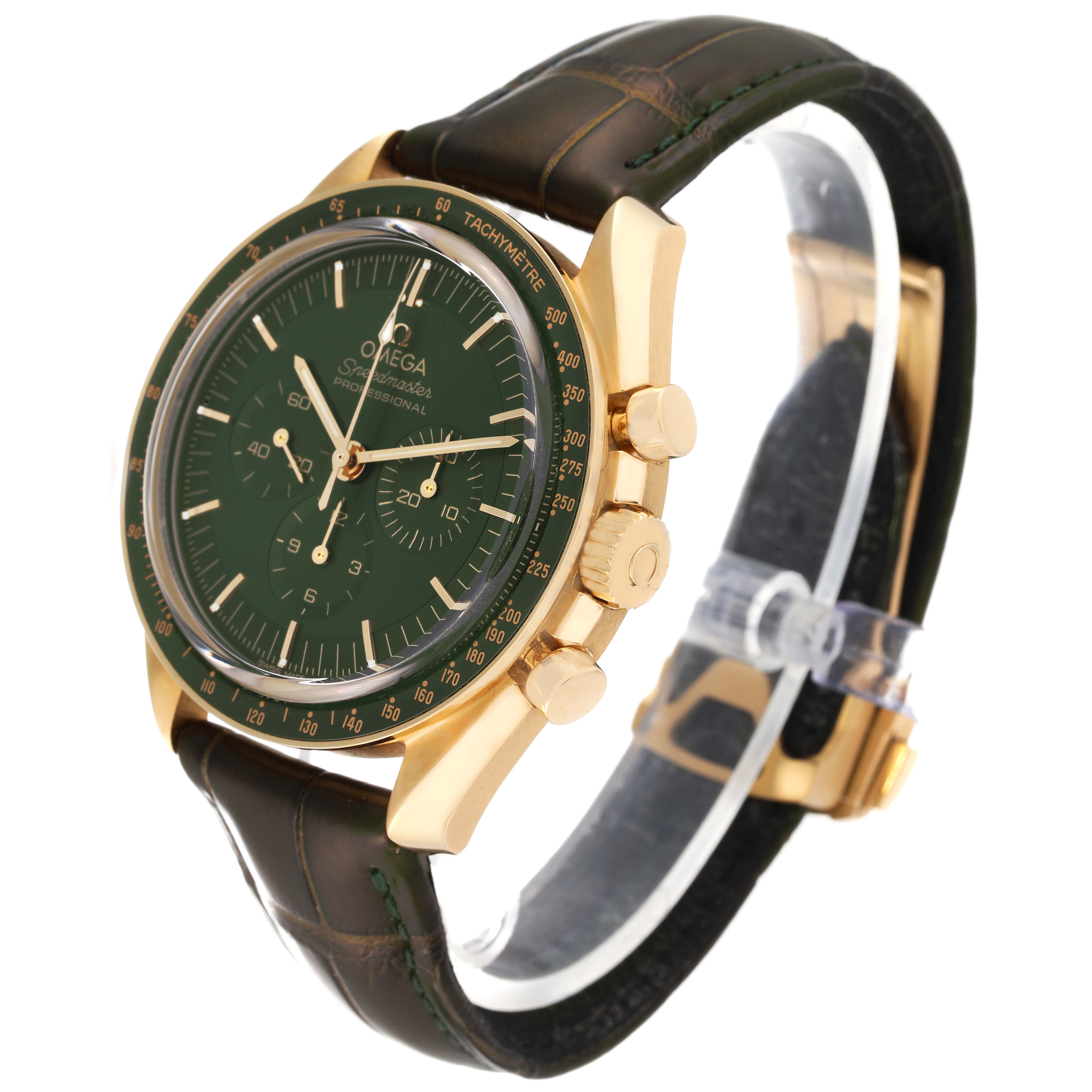 The image shows an oblique side view of the Omega Speedmaster 310.63.42.50.10.001 Men's Yellow Gold Green Dial 310.63.42.50.10.001 Men's Yellow Gold Green Dial, highlighting its green dial, gold case, and brown leather strap.