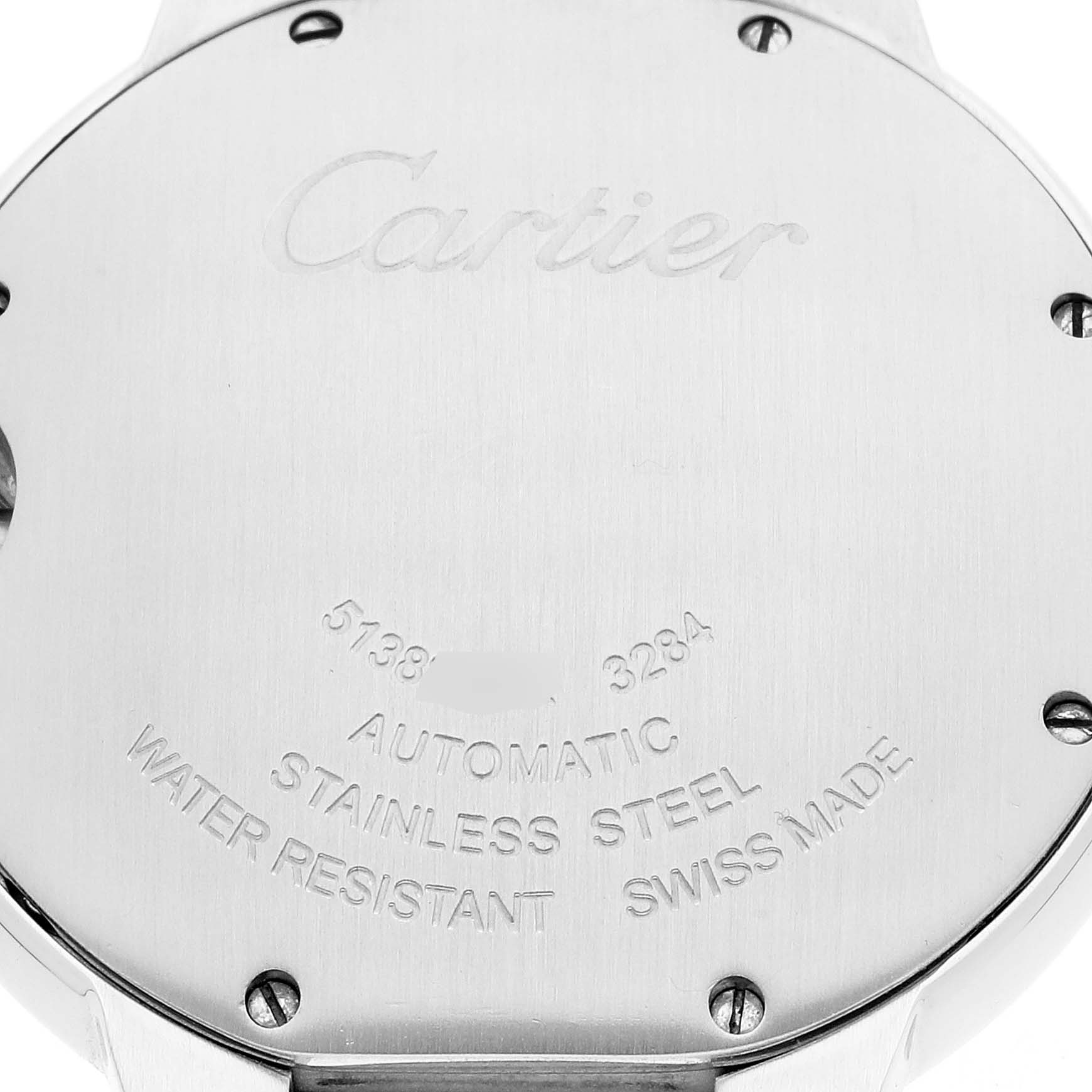 This image shows the back casing of a Cartier Ballon Bleu W2BB0012 Men
s Steel and Gold (two tone) Silver Dial W2BB0012 Men
s Steel and Gold (two tone) Silver Dial watch, highlighting its engravings and screw details.