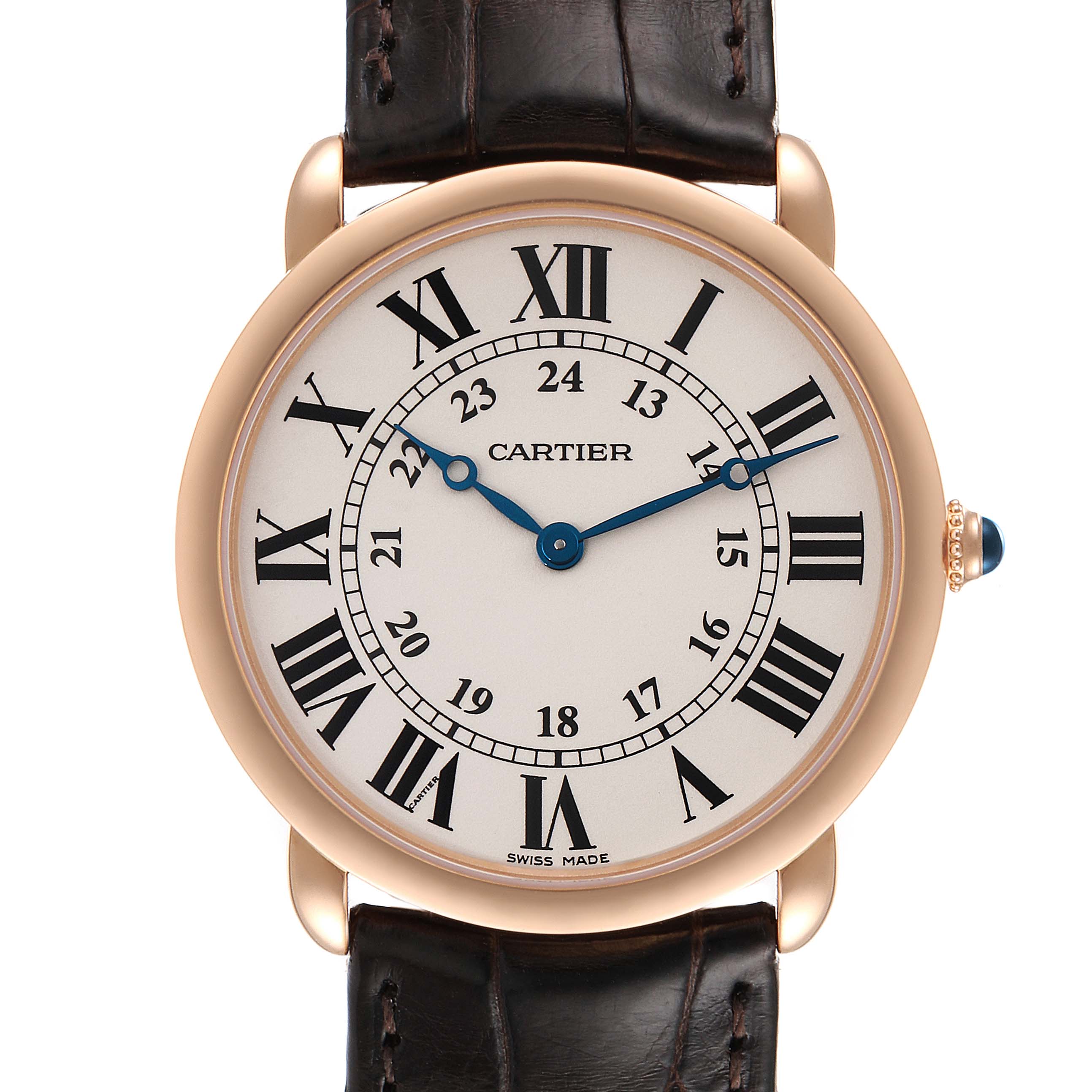 The image shows a front view of a Cartier Ronde W6800251 Men's Rose Gold Silver Dial W6800251 Men's Rose Gold Silver Dial model watch, displaying its face, bezel, and part of the strap.