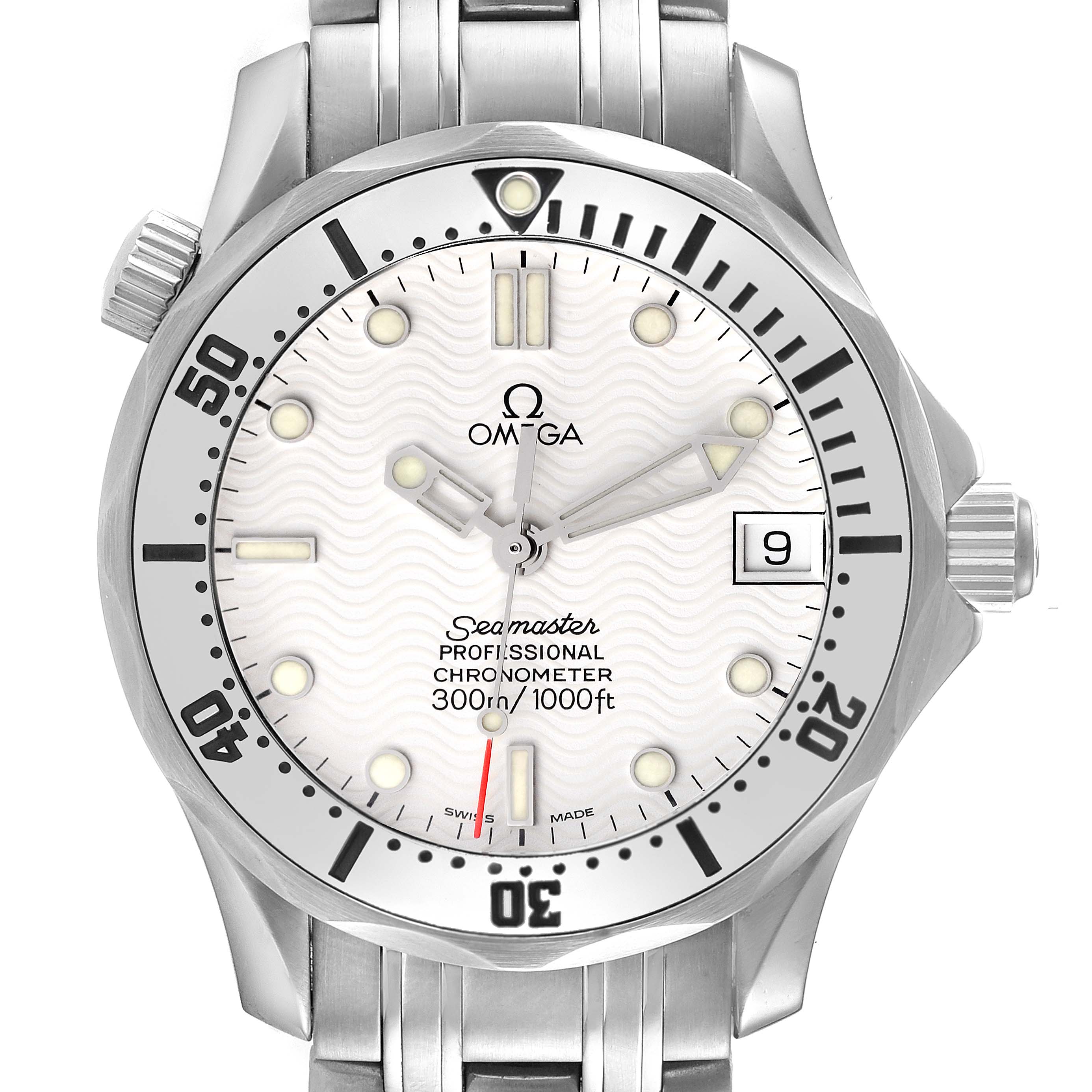 The Omega Seamaster 2552.20.00 Men's Stainless Steel White Dial 2552.20.00 Men's Stainless Steel White Dial watch is shown from a front angle, highlighting its dial, bezel, and part of the bracelet.