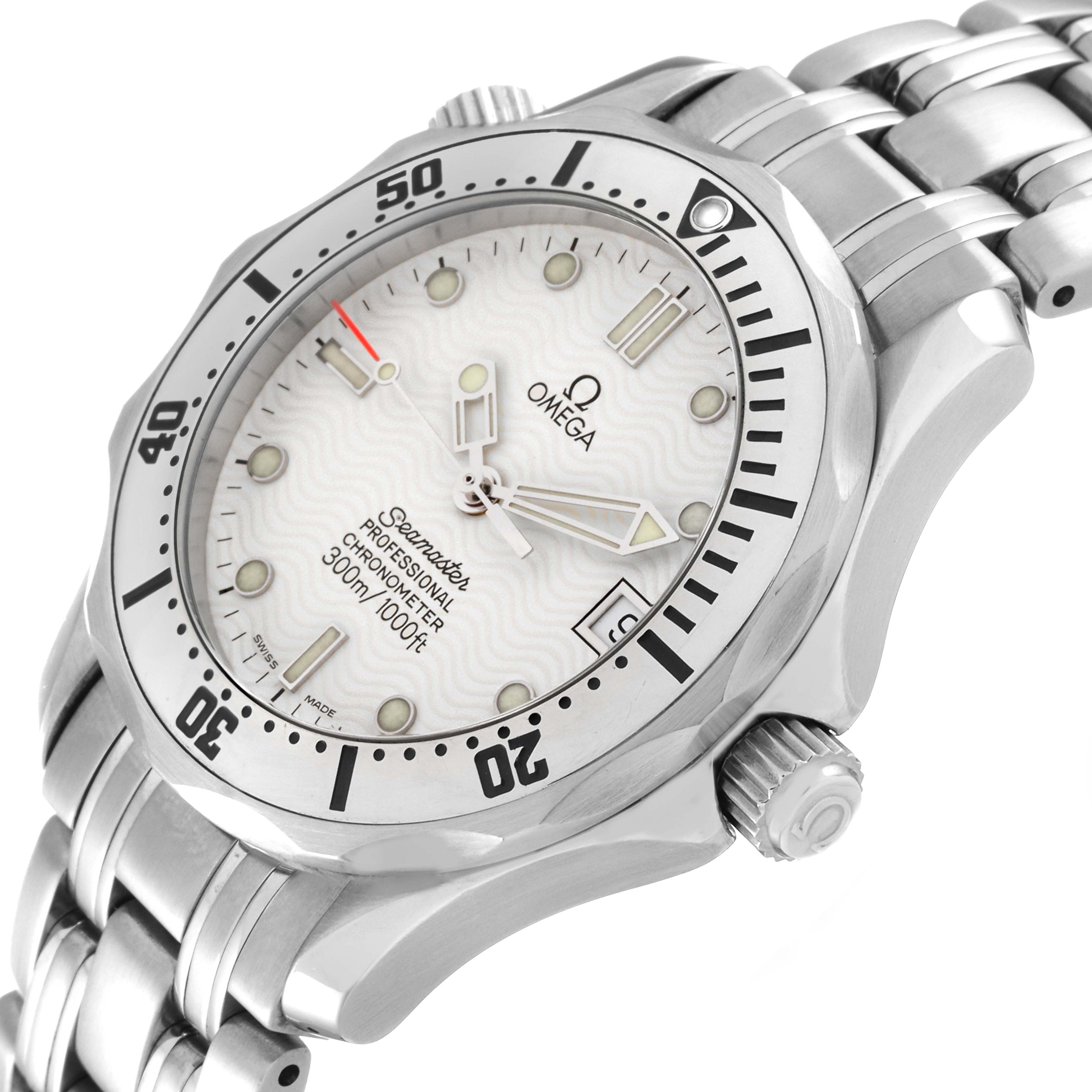 The image shows an Omega Seamaster 2552.20.00 Men's Stainless Steel White Dial 2552.20.00 Men's Stainless Steel White Dial watch at an angle highlighting the dial, bezel, crown, and part of the stainless steel bracelet.