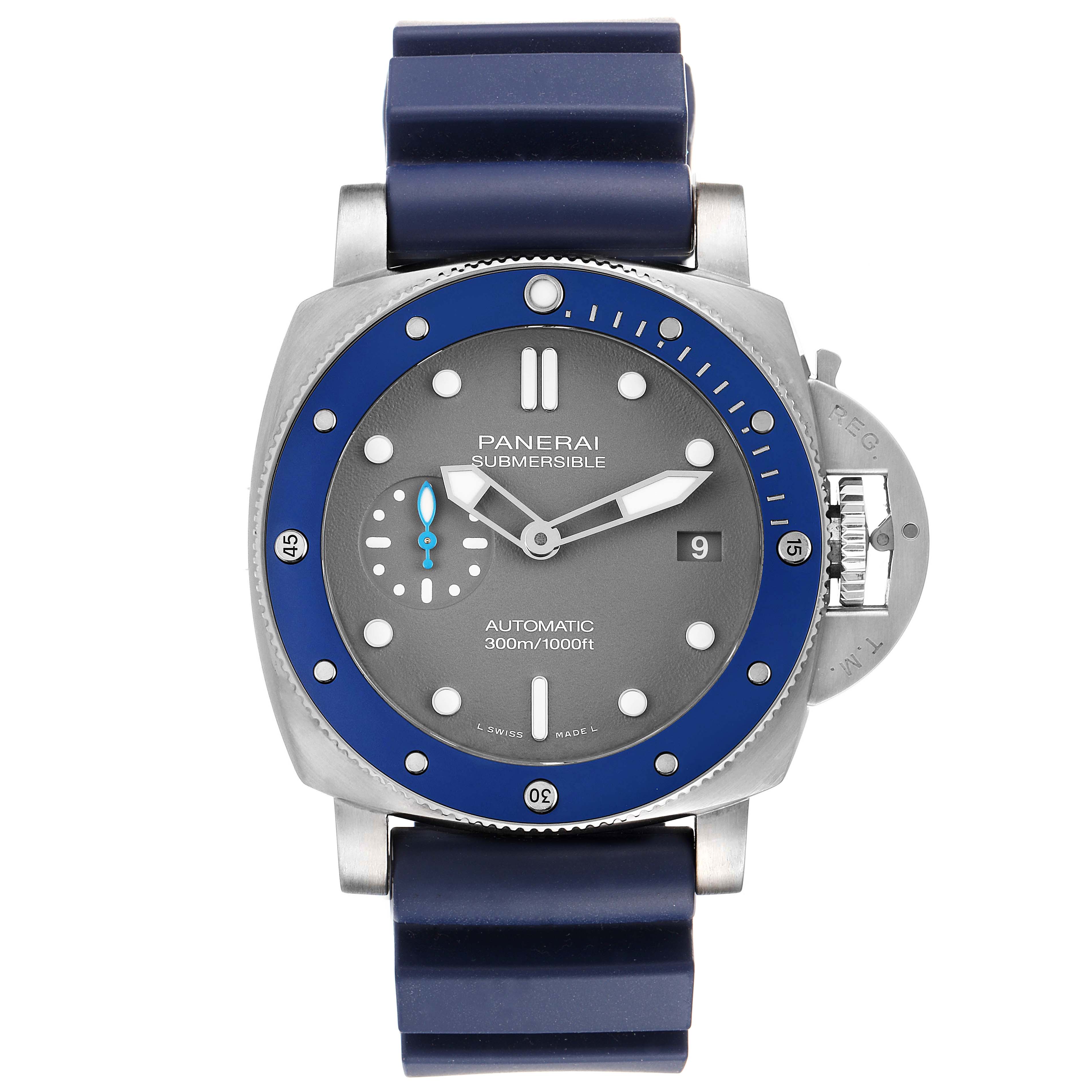 This image shows a front view of the Panerai Submersible PAM00959 Men's Stainless Steel Grey Dial PAM00959 Men's Stainless Steel Grey Dial watch, highlighting the dial, bezel, and strap.