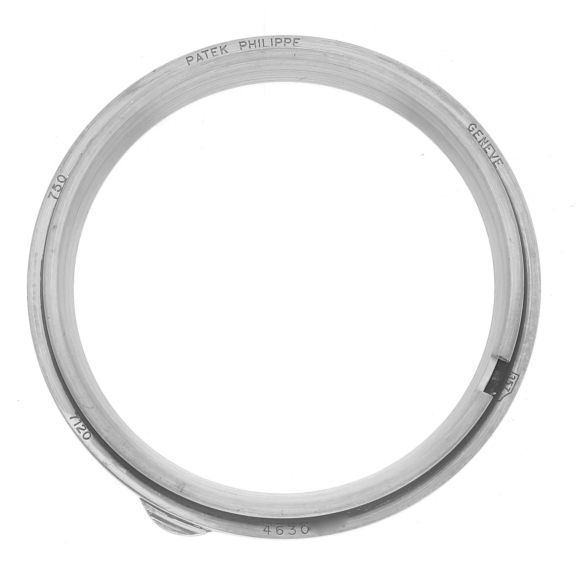 The image shows a top-down view of a bezel from a Patek Philippe Calatrava 7120 Women
s White Gold Beige Dial watch.