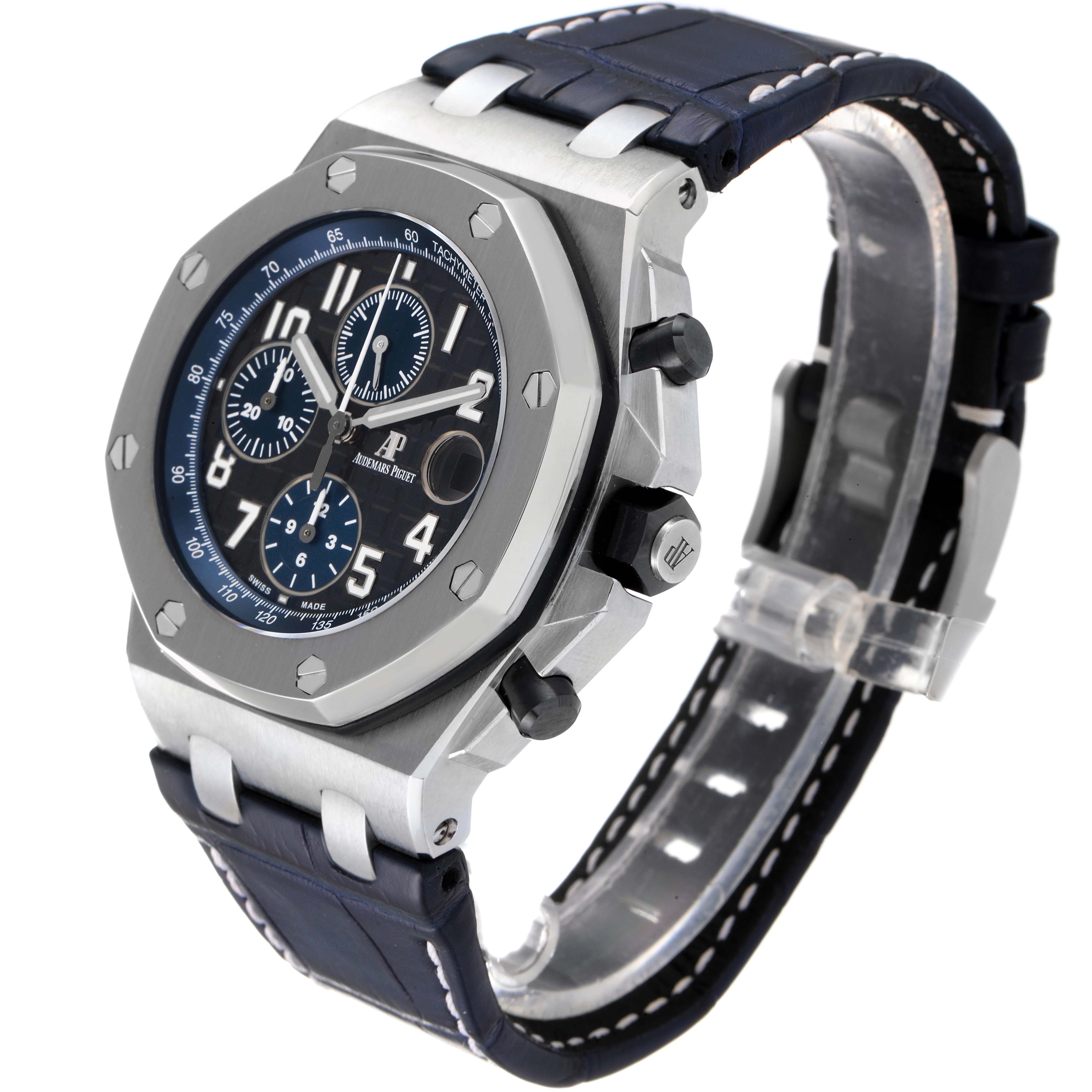 The image shows the front and right side of a Royal Oak Offshore watch by Audemars Piguet, displaying its dial, bezel, and strap.