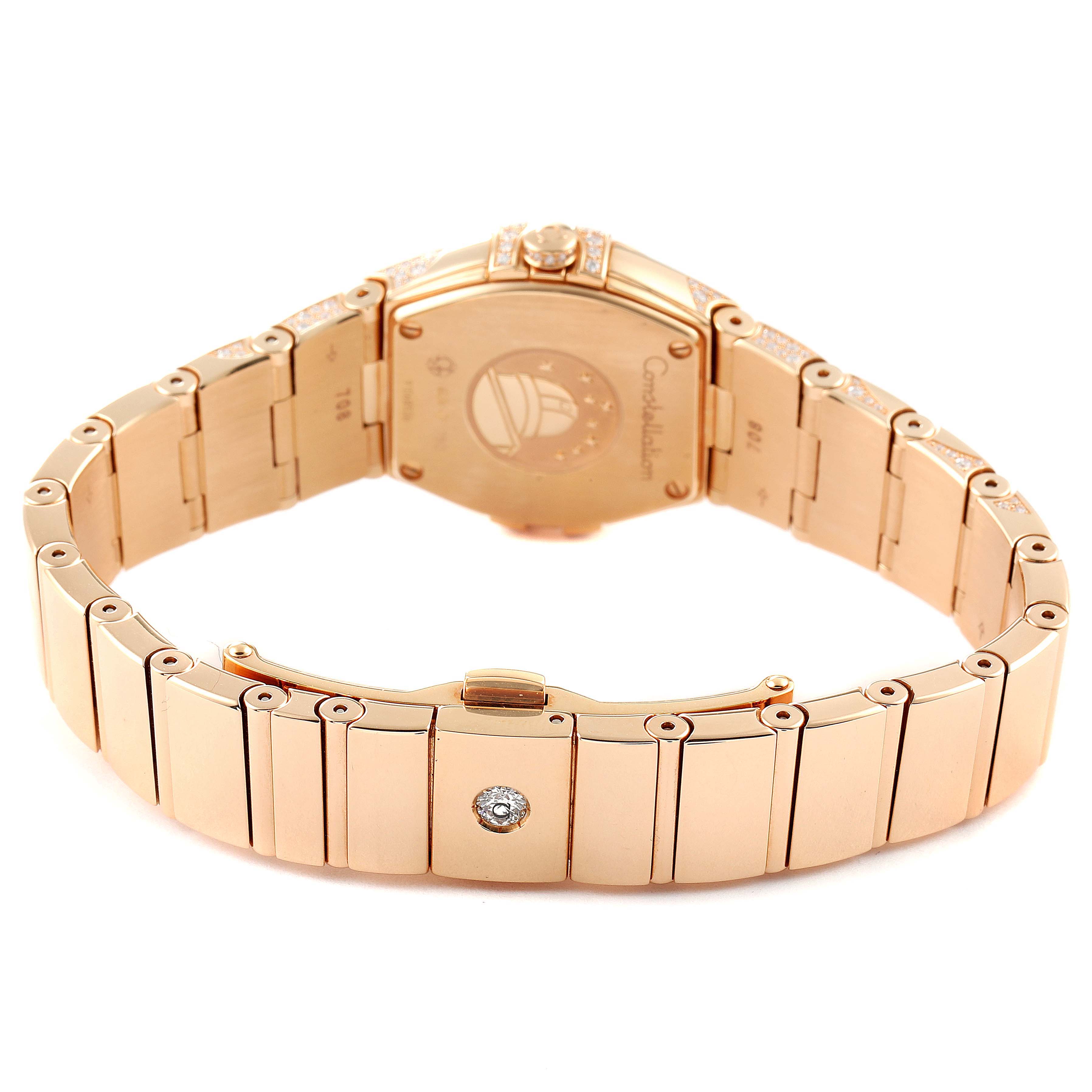 The image shows the back and part of the bracelet of the Omega 123.55.24.60.55.011 Women's Rose Gold Mother of Pearl Dial 123.55.24.60.55.011 Women's Rose Gold Mother of Pearl Dial Constellation Diamanten Rose Gold Diamond Ladies Watch, model 123.55.24.60.55.011.