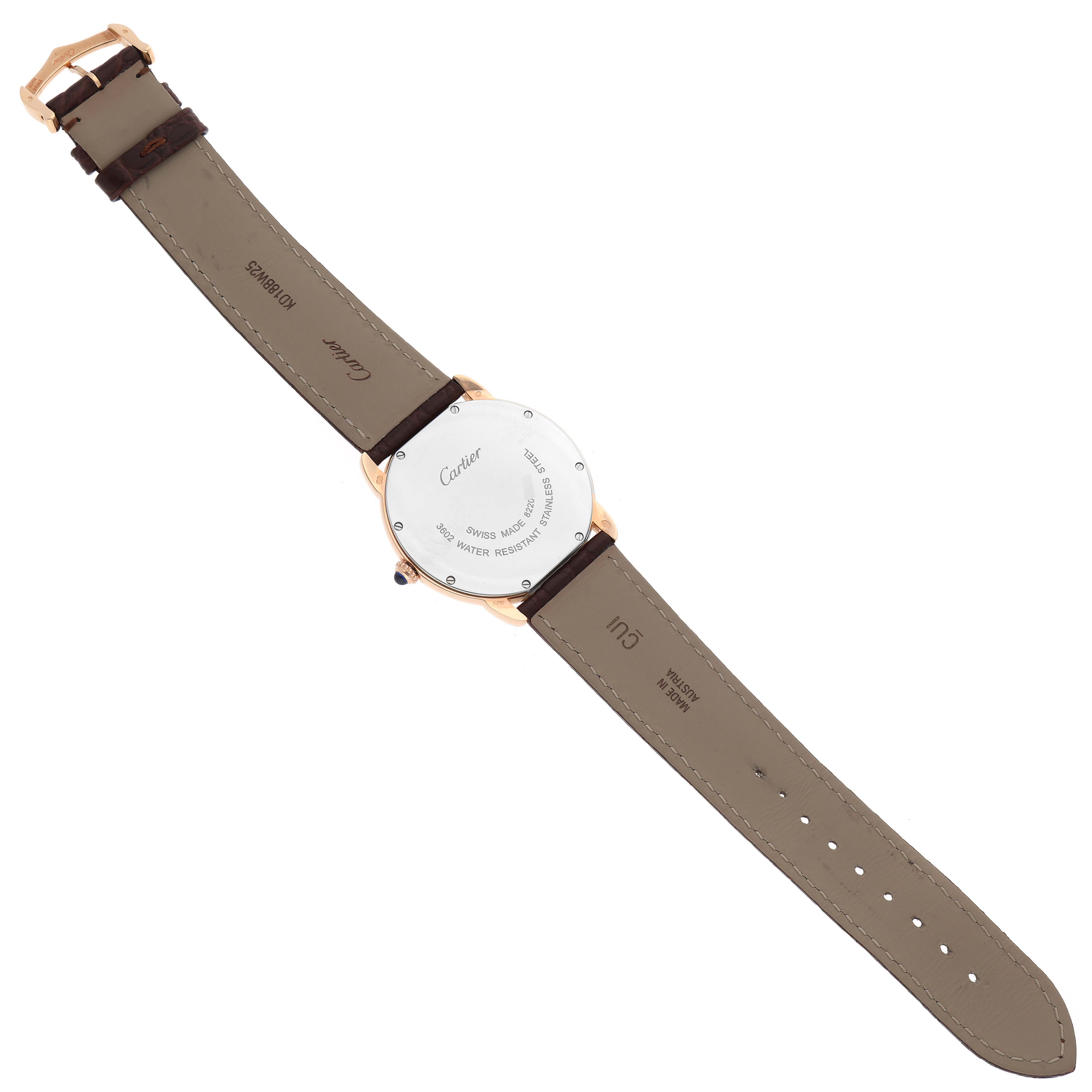 The image shows the back view of a Cartier Ronde W6701008 Men
s Steel and Gold (two tone) Silver Dial W6701008 Men
s Steel and Gold (two tone) Silver Dial watch, highlighting the case back and leather strap.