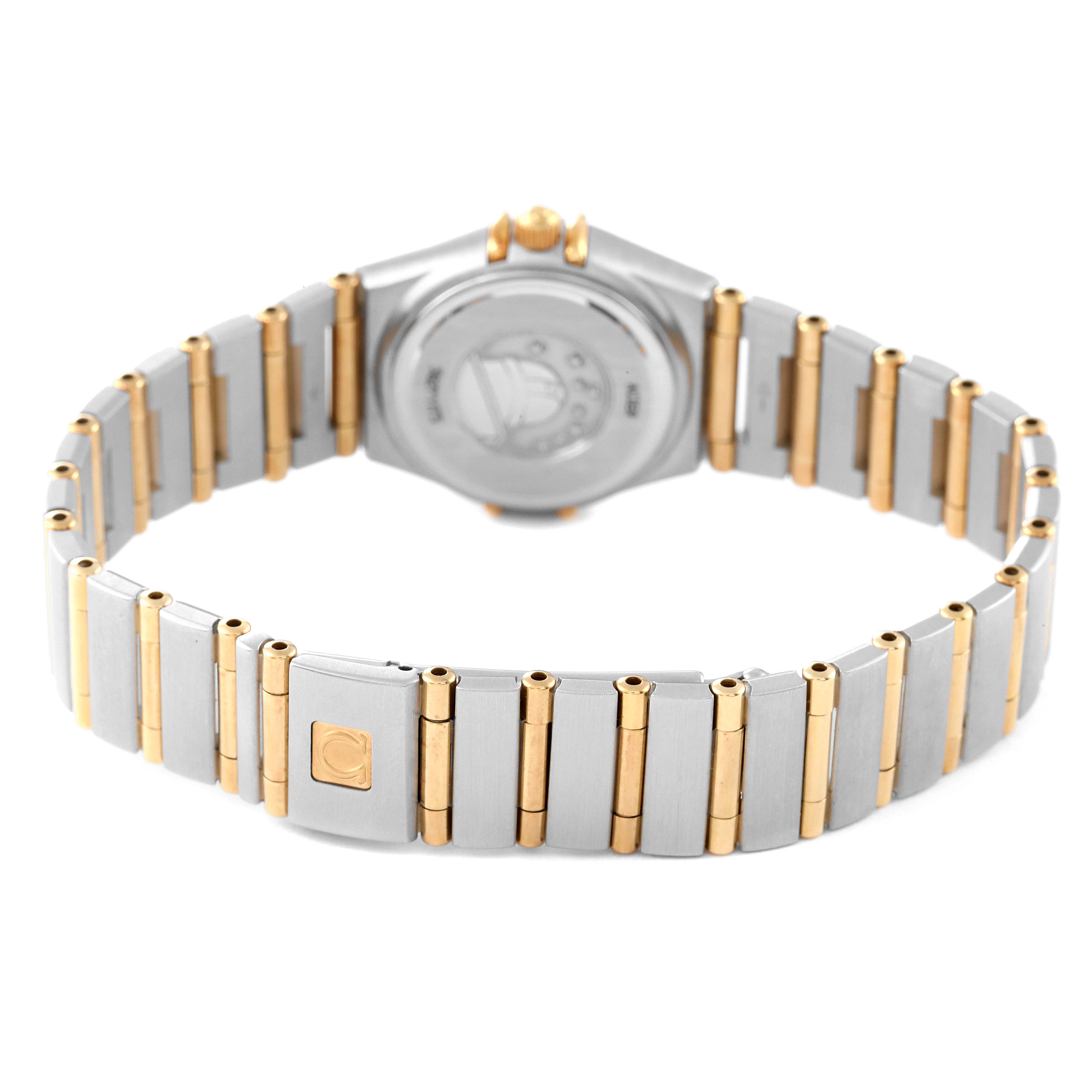 This image shows the back and bracelet of the Omega 1267.75.00 Women
s Steel and Gold (two tone) Mother of Pearl Dial 1267.75.00 Women
s Steel and Gold (two tone) Mother of Pearl Dial Constellation 95 Mother of Pearl Diamond Ladies Watch 1267.75.00.