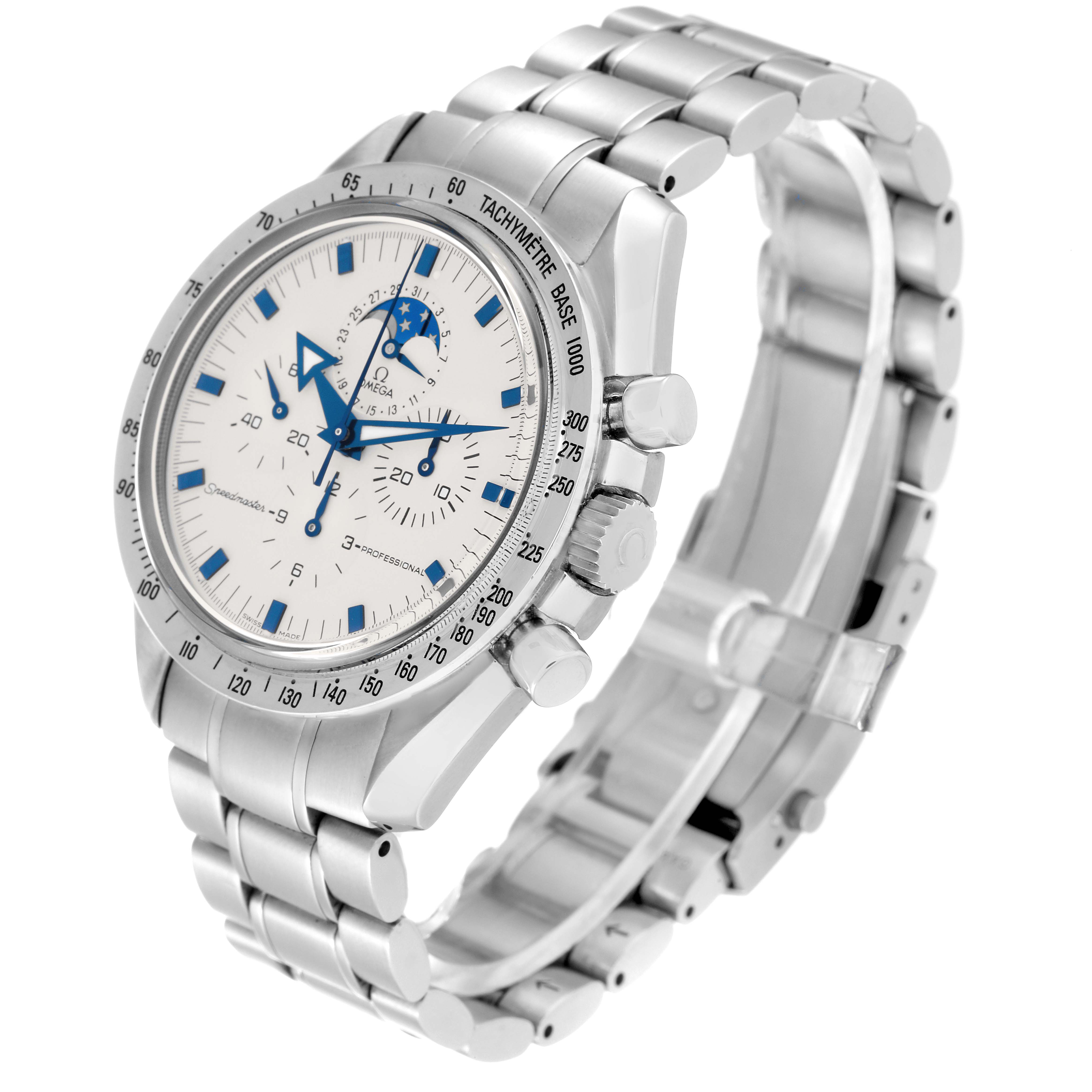 The image shows an Omega Speedmaster 3575.20.00 Men's Stainless Steel White Dial 3575.20.00 Men's Stainless Steel White Dial watch at an oblique angle, highlighting the face, bezel, crown, and stainless steel bracelet.