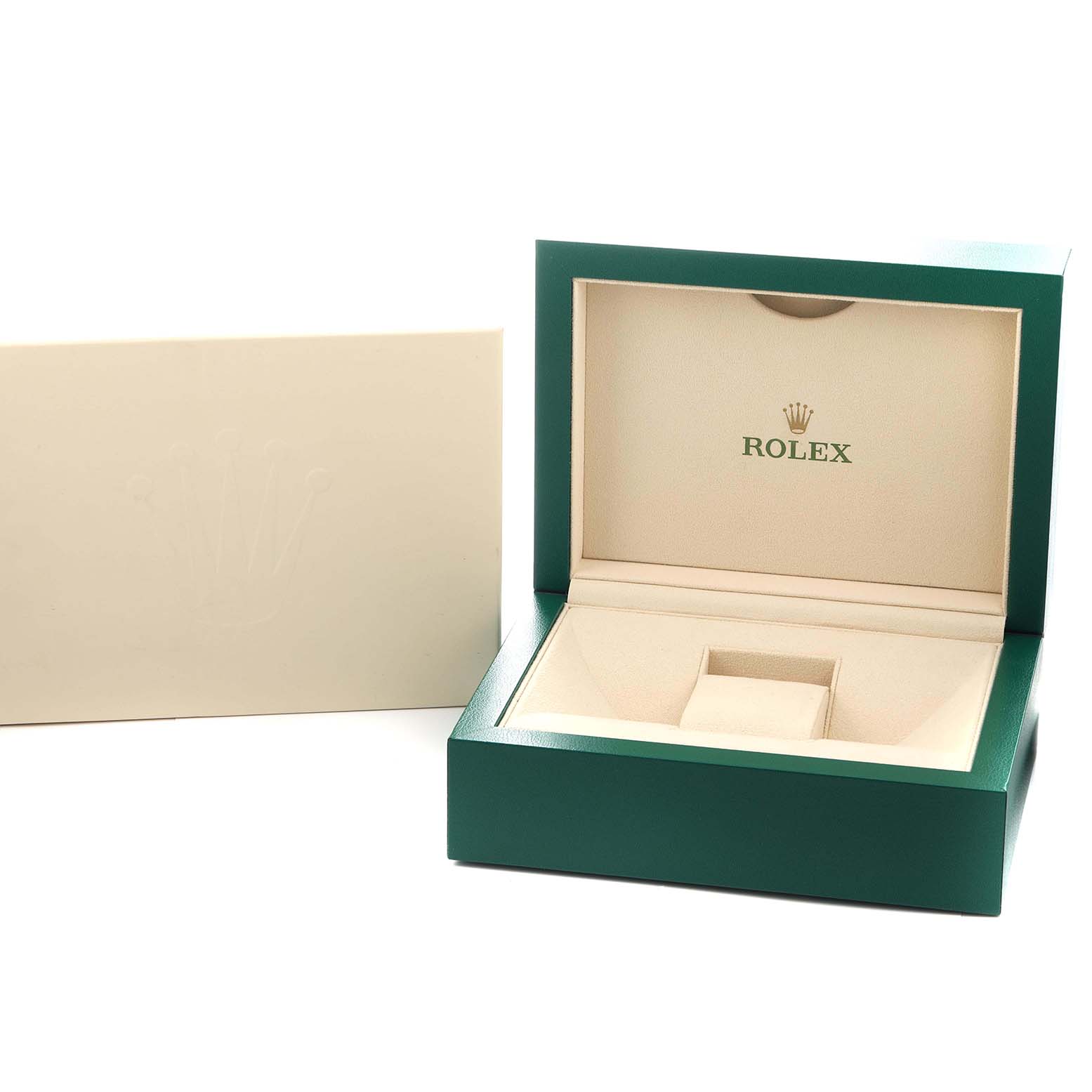 The image shows an open Rolex watch box for the Daytona model, with the brand
s logo inside, viewed from the front.