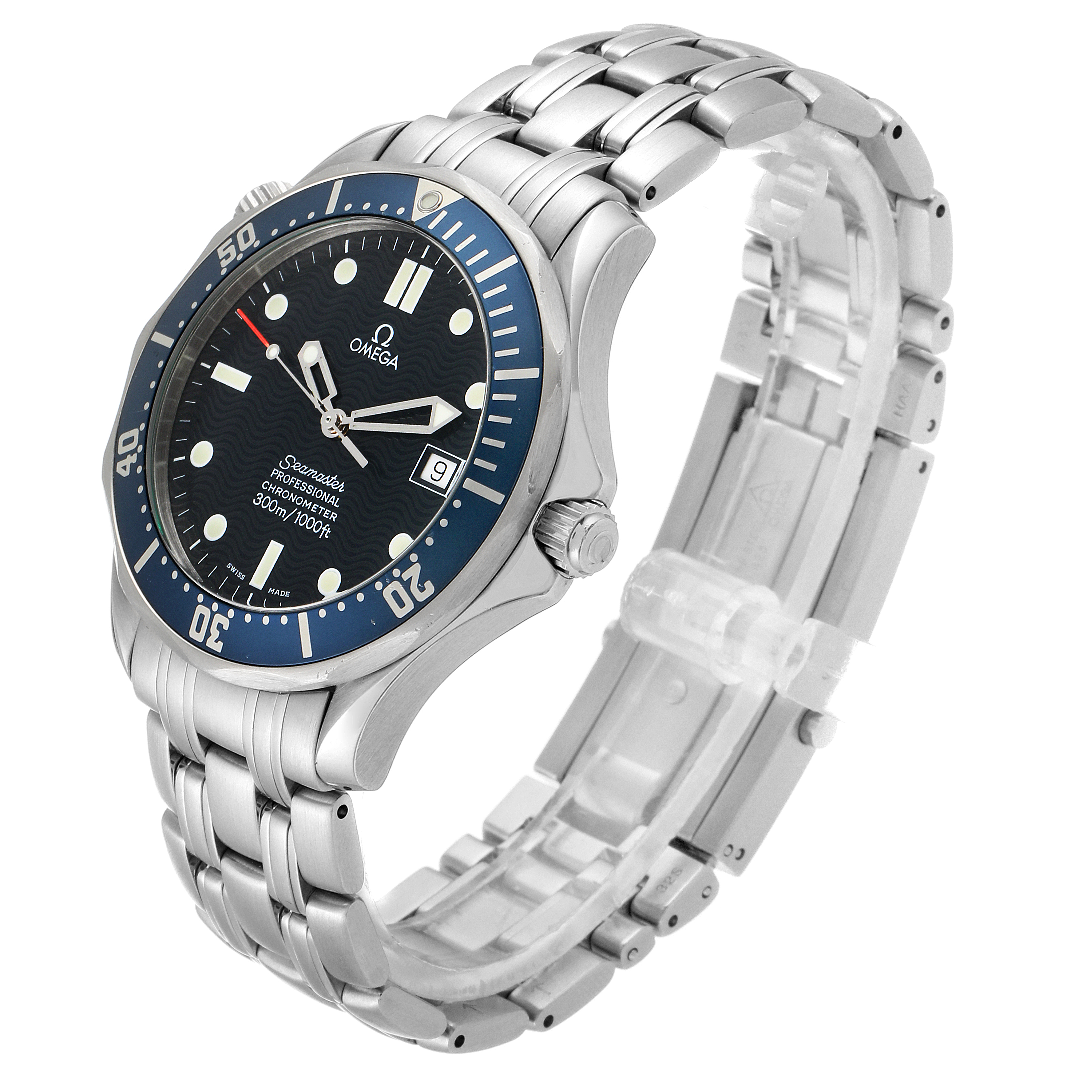This angled view shows the Omega Seamaster 2531.80.00 Men's Stainless Steel Blue Dial 2531.80.00 Men's Stainless Steel Blue Dial watch face, bezel, and stainless steel band.
