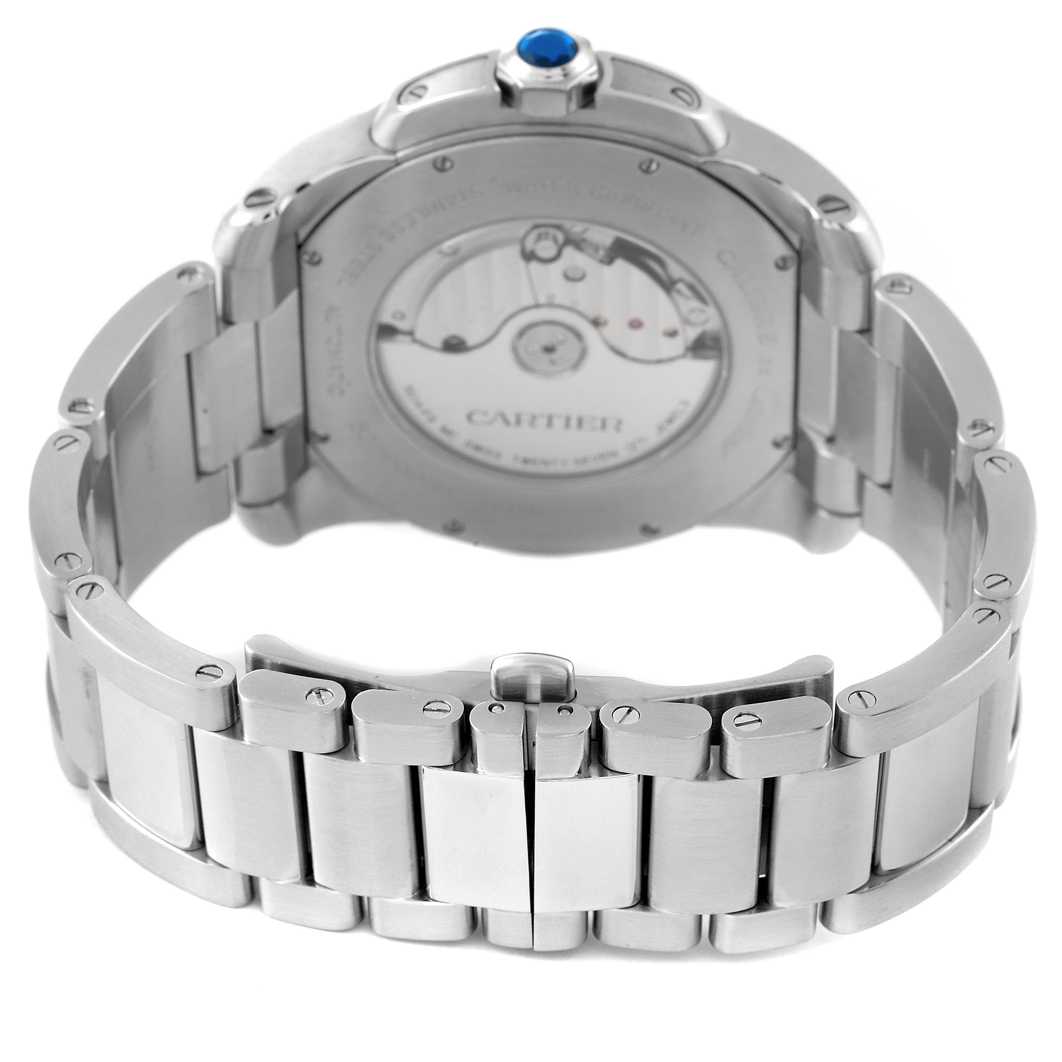 The image shows the back view of the Calibre de Cartier watch by Cartier, focusing on the case back, bracelet, and clasp.