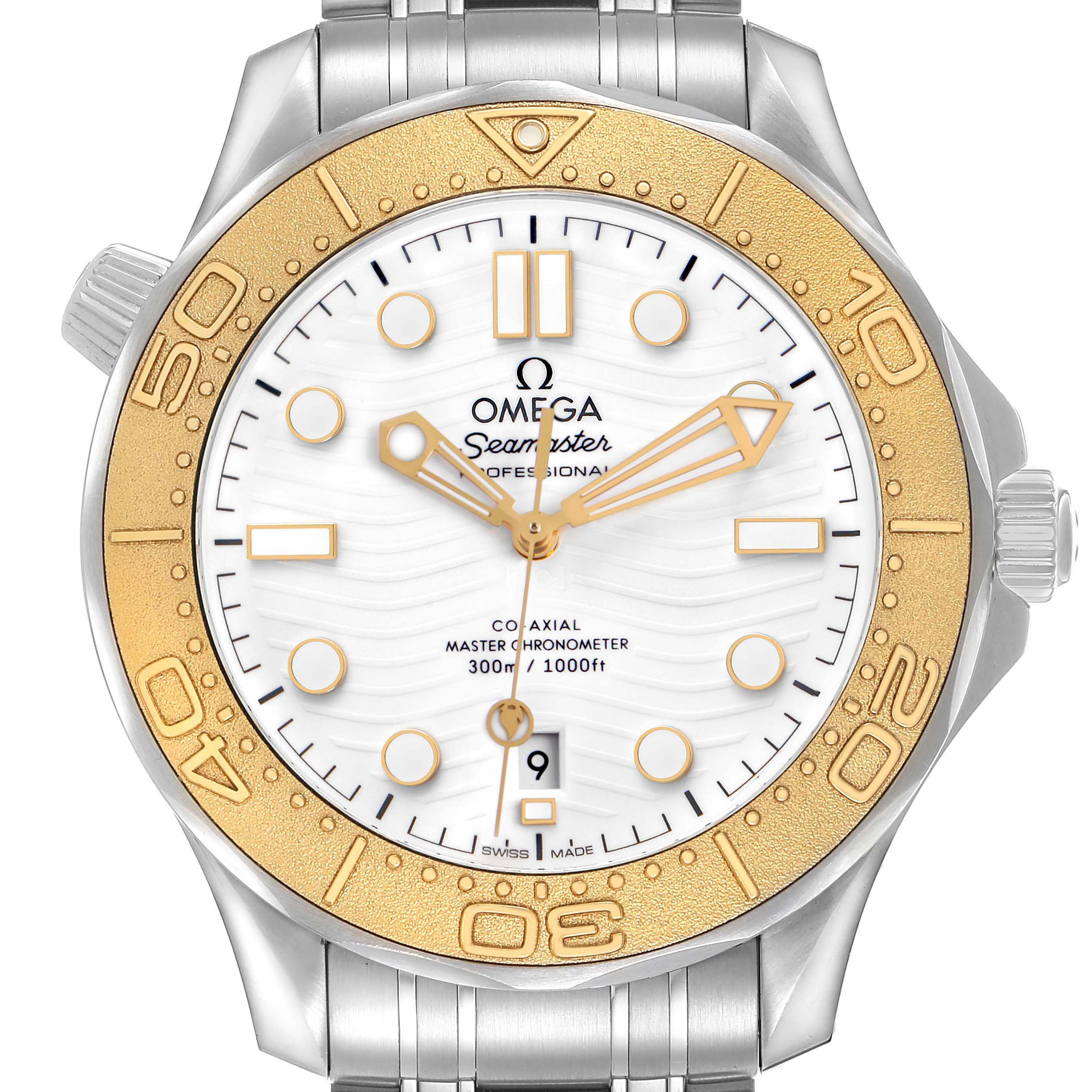 The Omega Seamaster 522.21.42.20.04.001 Men's Steel and Gold (two tone) White Dial watch is shown from the front, highlighting its dial, bezel, and date window.