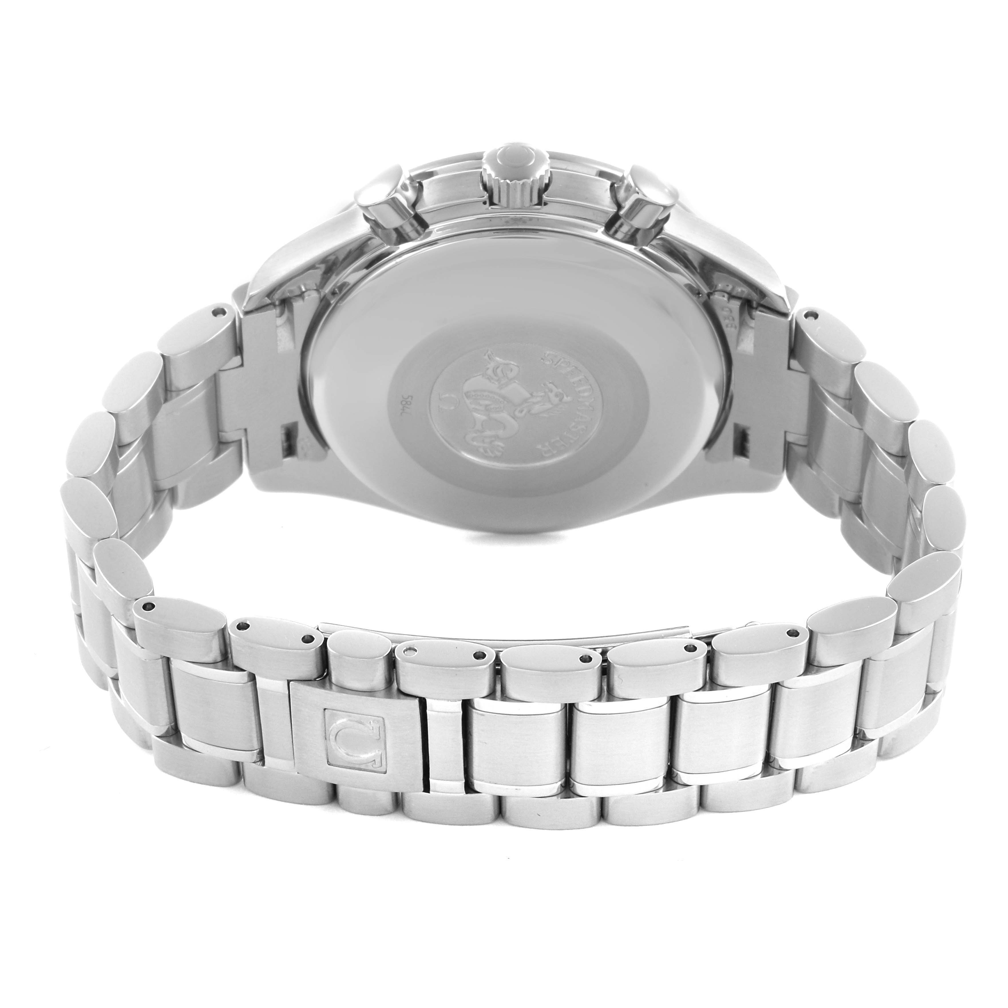 The image shows the back and bracelet of an Omega Speedmaster 3520.50.00 Men
s Stainless Steel Black Dial 3520.50.00 Men
s Stainless Steel Black Dial, highlighting the clasp and case back.