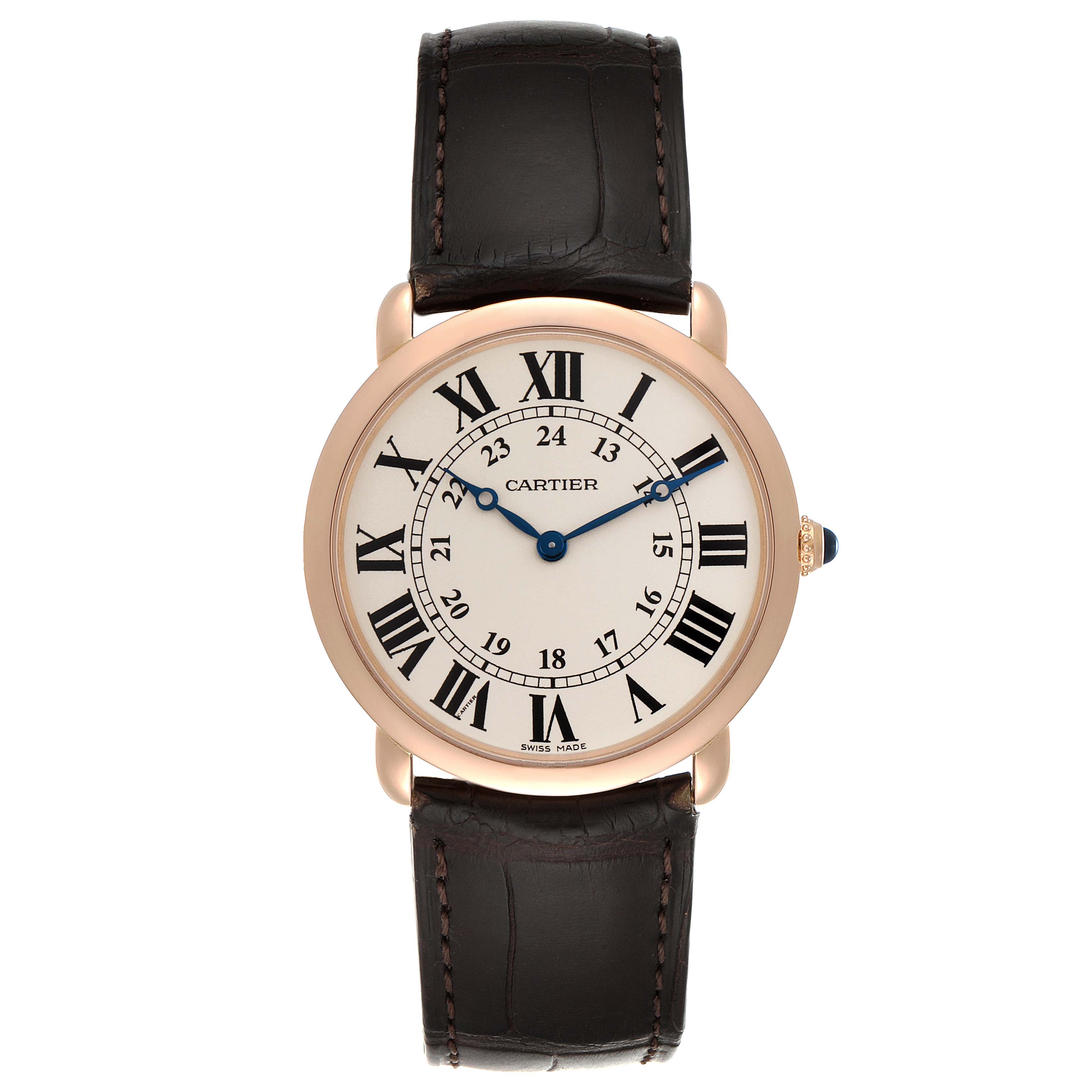 The Cartier Ronde W6800251 Men's Rose Gold Silver Dial W6800251 Men's Rose Gold Silver Dial model watch is shown from a front view, featuring its dial, Roman numerals, hands, and leather strap.