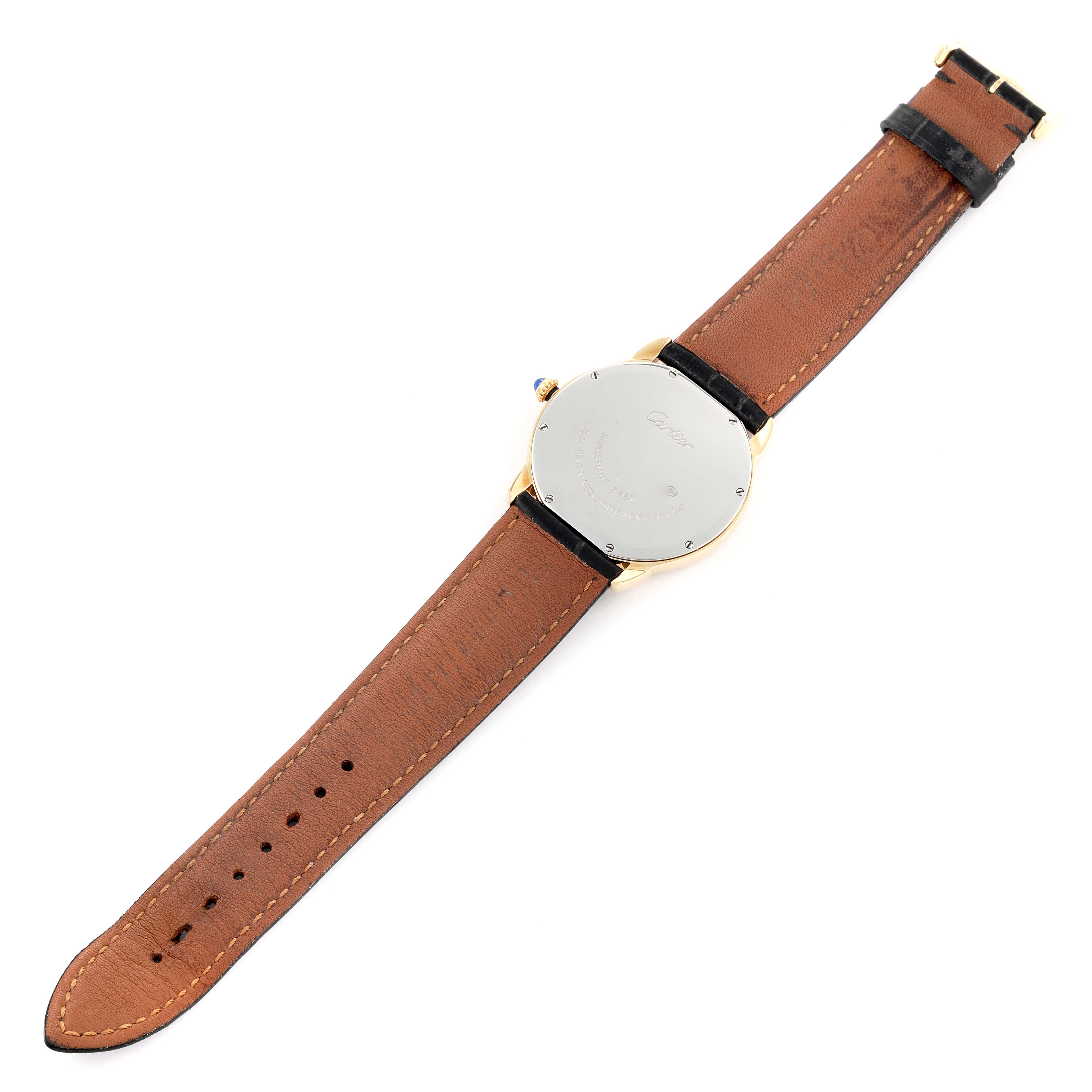 This image shows the back and brown leather strap of the Cartier Ronde W6700455 Men
s Yellow Gold Silver Dial W6700455 Men
s Yellow Gold Silver Dial model watch, laid flat.