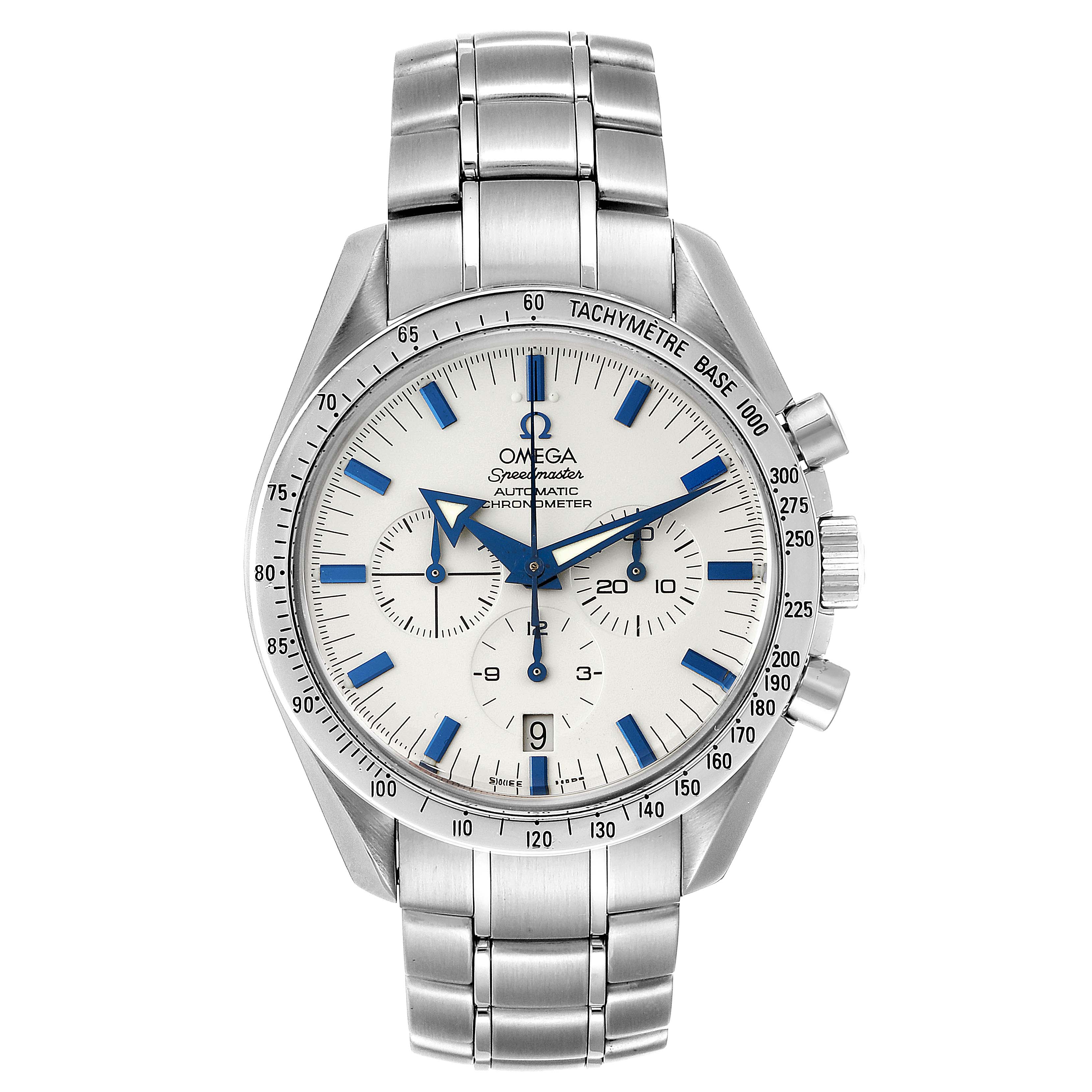 This image shows a front view of an Omega Speedmaster 3551.20.00 Men's Stainless Steel White Dial 3551.20.00 Men's Stainless Steel White Dial watch, displaying its face, bezel, and stainless steel bracelet.